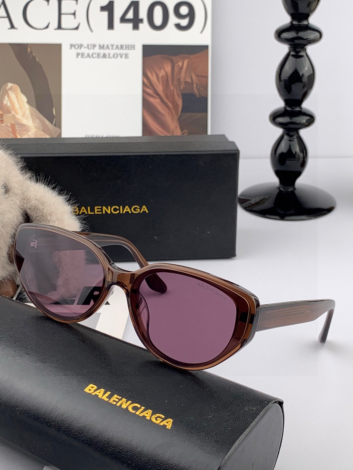 巴黎世家2025开春新款一体镜 小框太阳镜男女同款 😎 爆款大框尼龙太阳镜 超逼格超酷 镜腿品牌设计感强