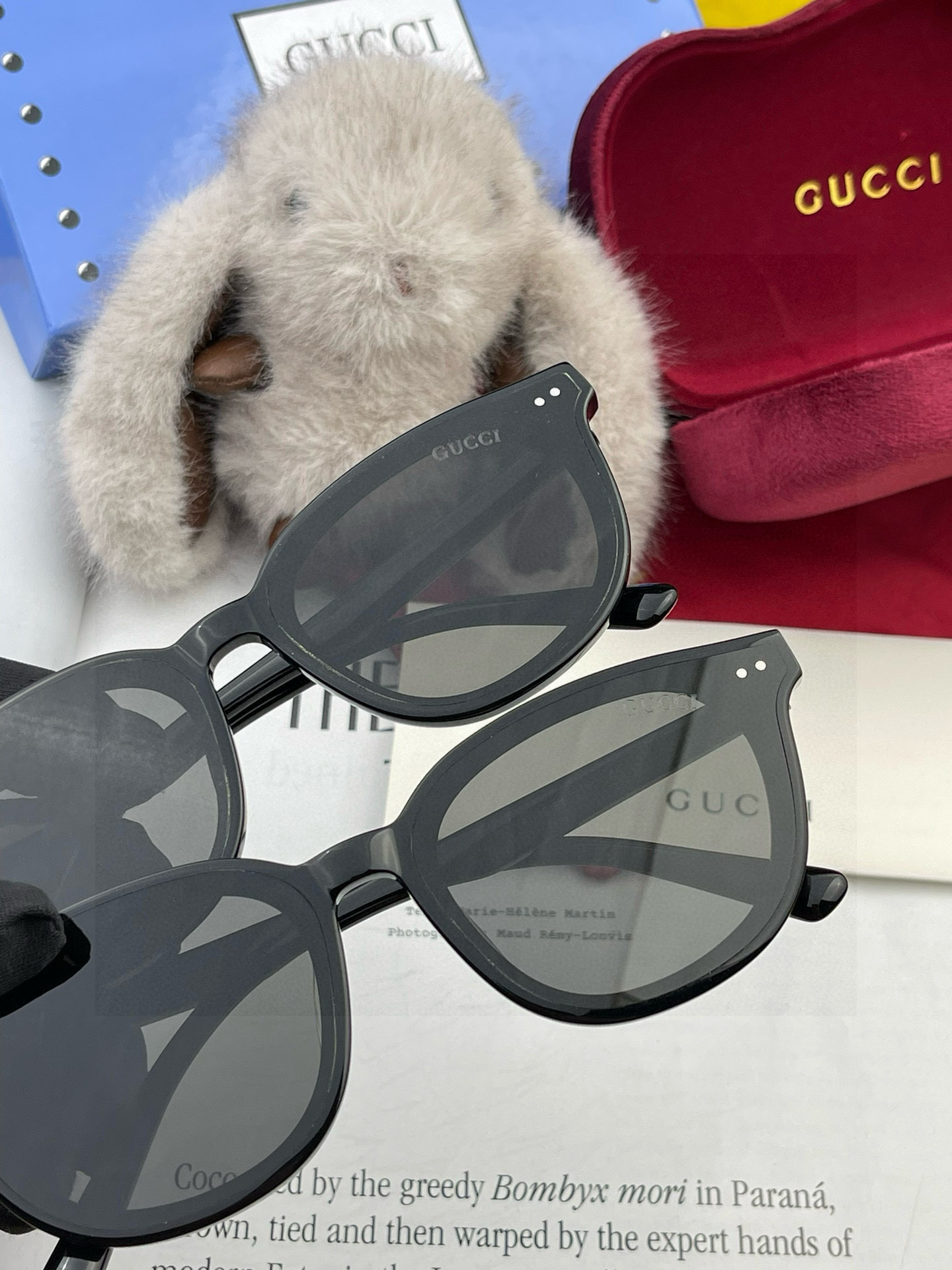 GUCCI2025开春新款一体镜 大框太阳镜男女同款 😎 爆款大框尼龙太阳镜 超逼格超酷 镜腿品牌设计感