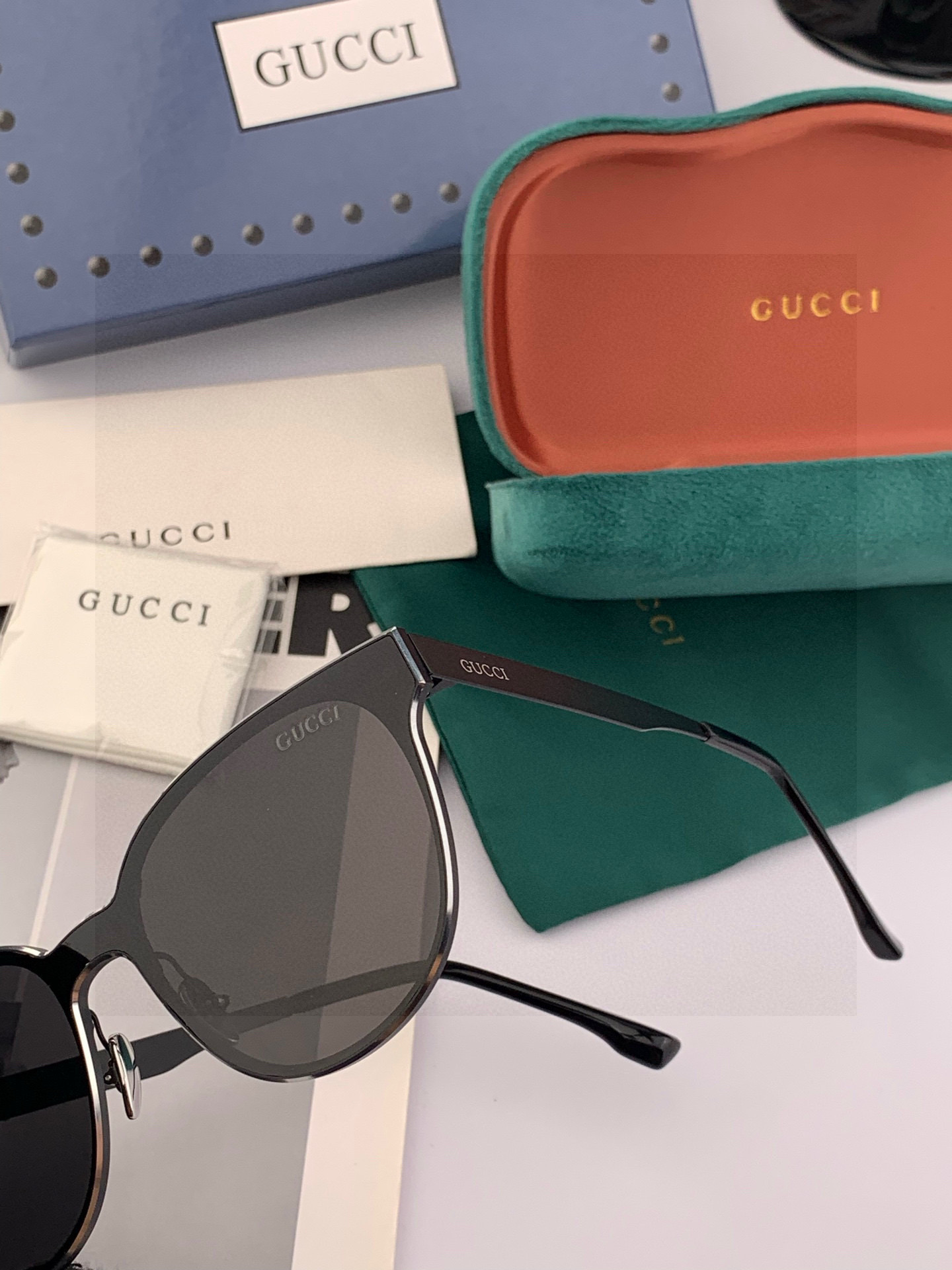连体镜GUCCI 2025开春新款一体镜 大框太阳镜男女同款 😎 爆款大框尼龙太阳镜 超逼格超酷 镜腿品