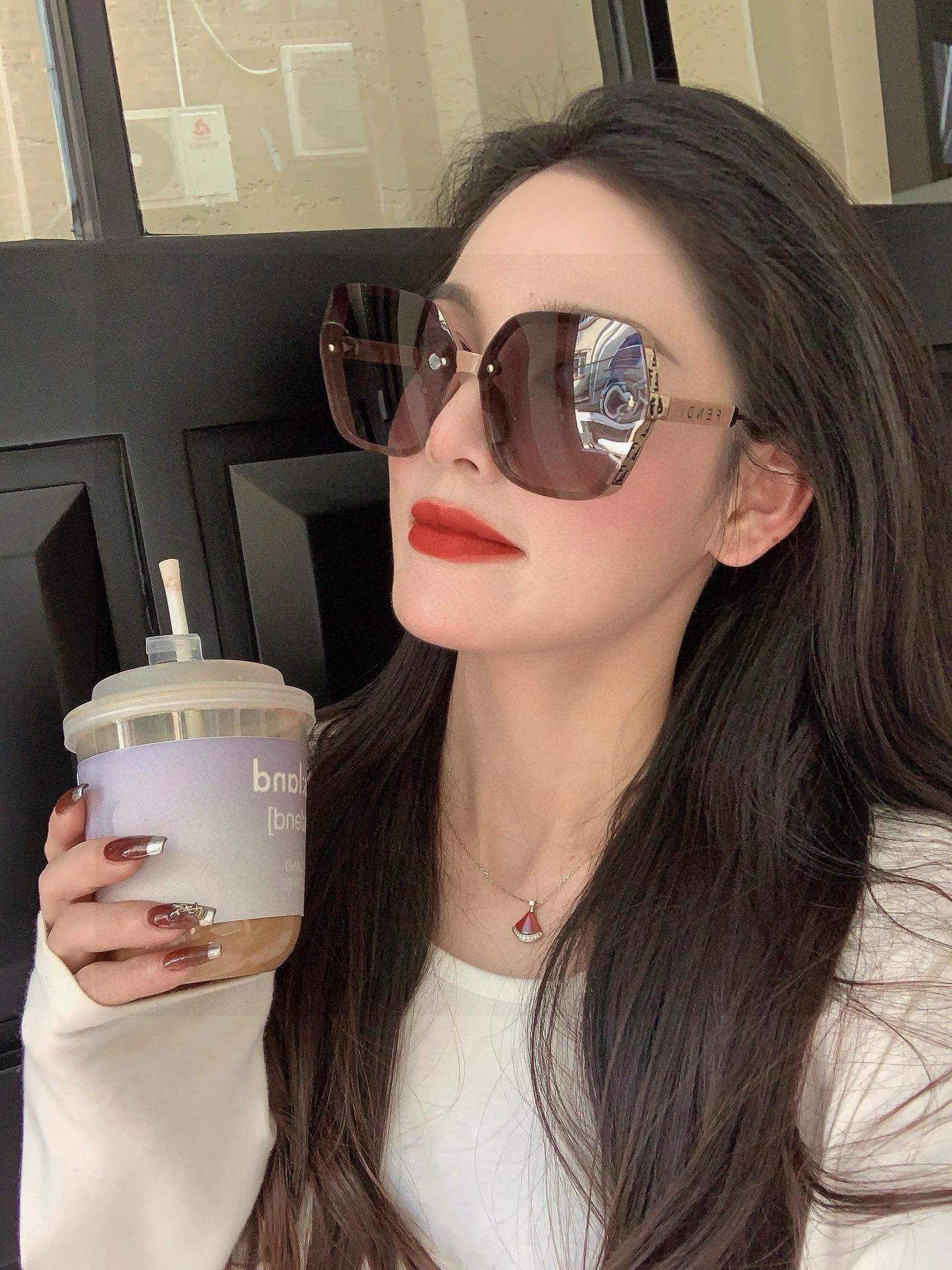 芬迪 2025开春新款 方框太阳镜 各路网红纷纷带起气场满分‼️ 俏皮甜美.上脸效果更佳.金属质感超好 