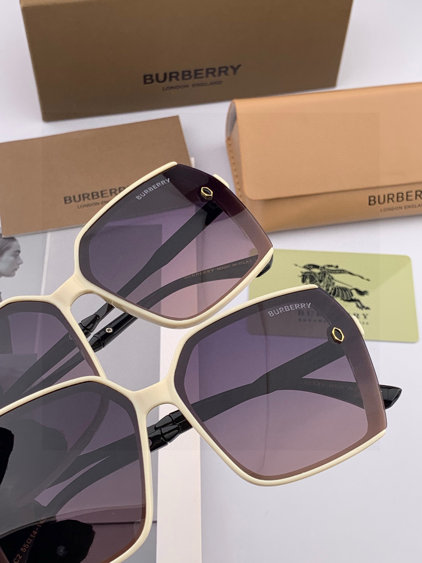 【偏光系列太阳镜】🎈原版出货 巴宝莉网红超爆款💙经典奢华全球风[强][酷][亲亲] 时尚方框太阳镜[得意