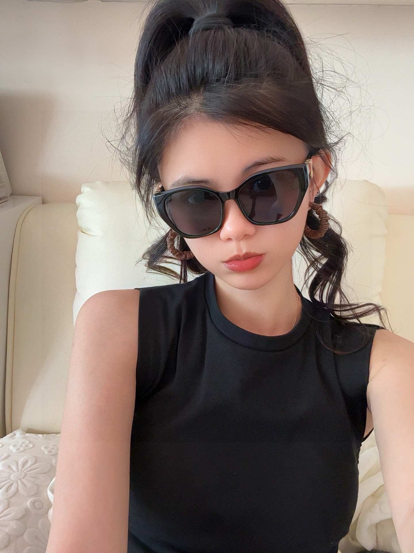 LV 2025年开春新款 潮流爆款 时尚方框太阳镜 高品质 佩戴舒适 网红潮款墨镜 型号L4550