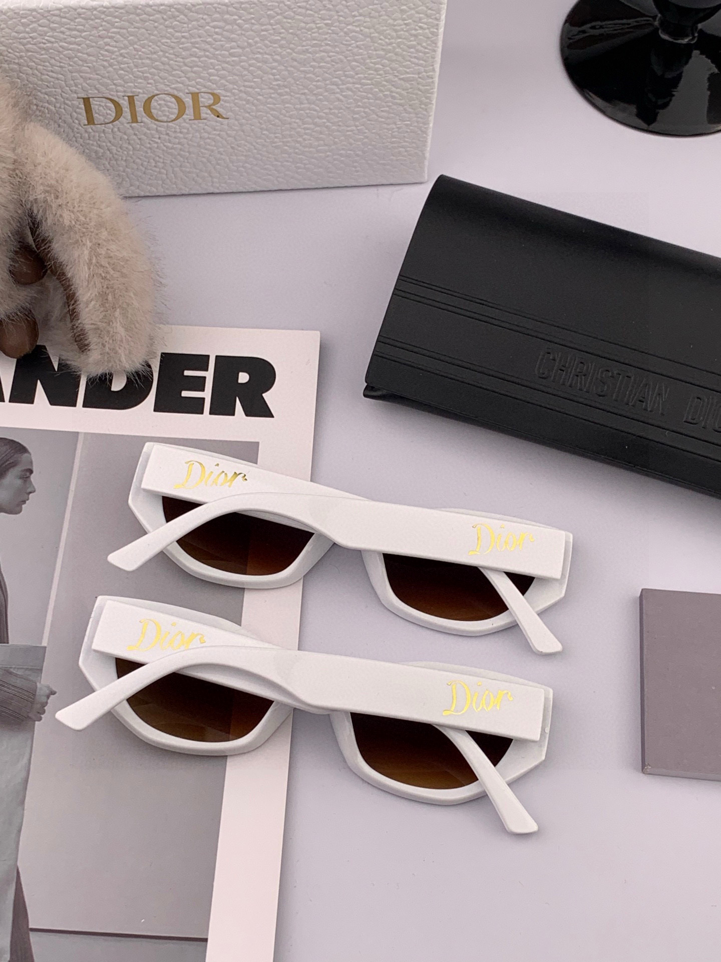 🔺 【DIOR-迪奥】2025开春新款 潮流爆款 时尚小框太阳镜 高品质 佩戴舒适 网红潮款墨镜 型号：
