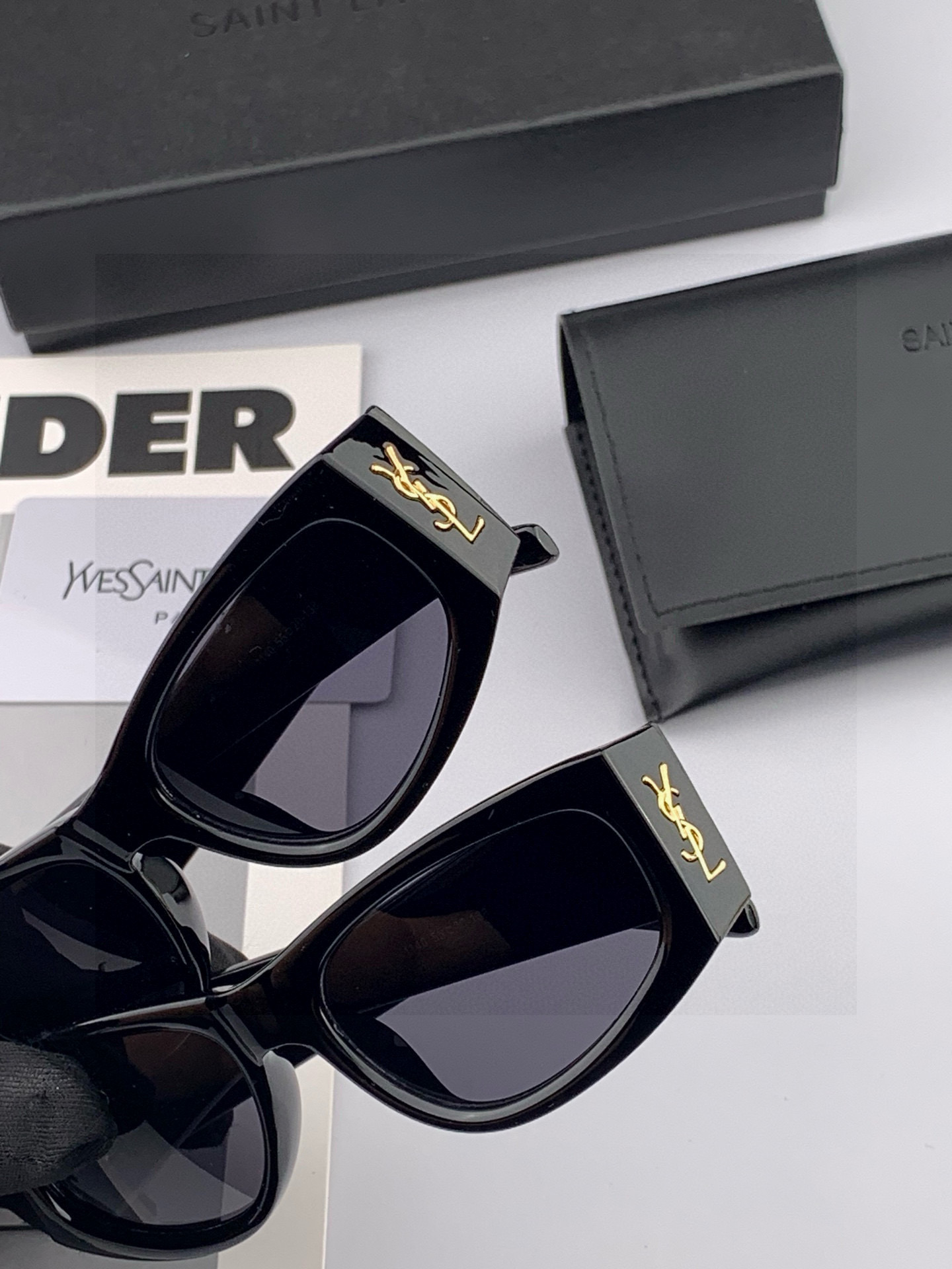 新品SAINTOWEN圣罗兰 官网最新款 独具奢华外观和精致线条 风格华贵典雅 轻盈舒适 众多明星网红追