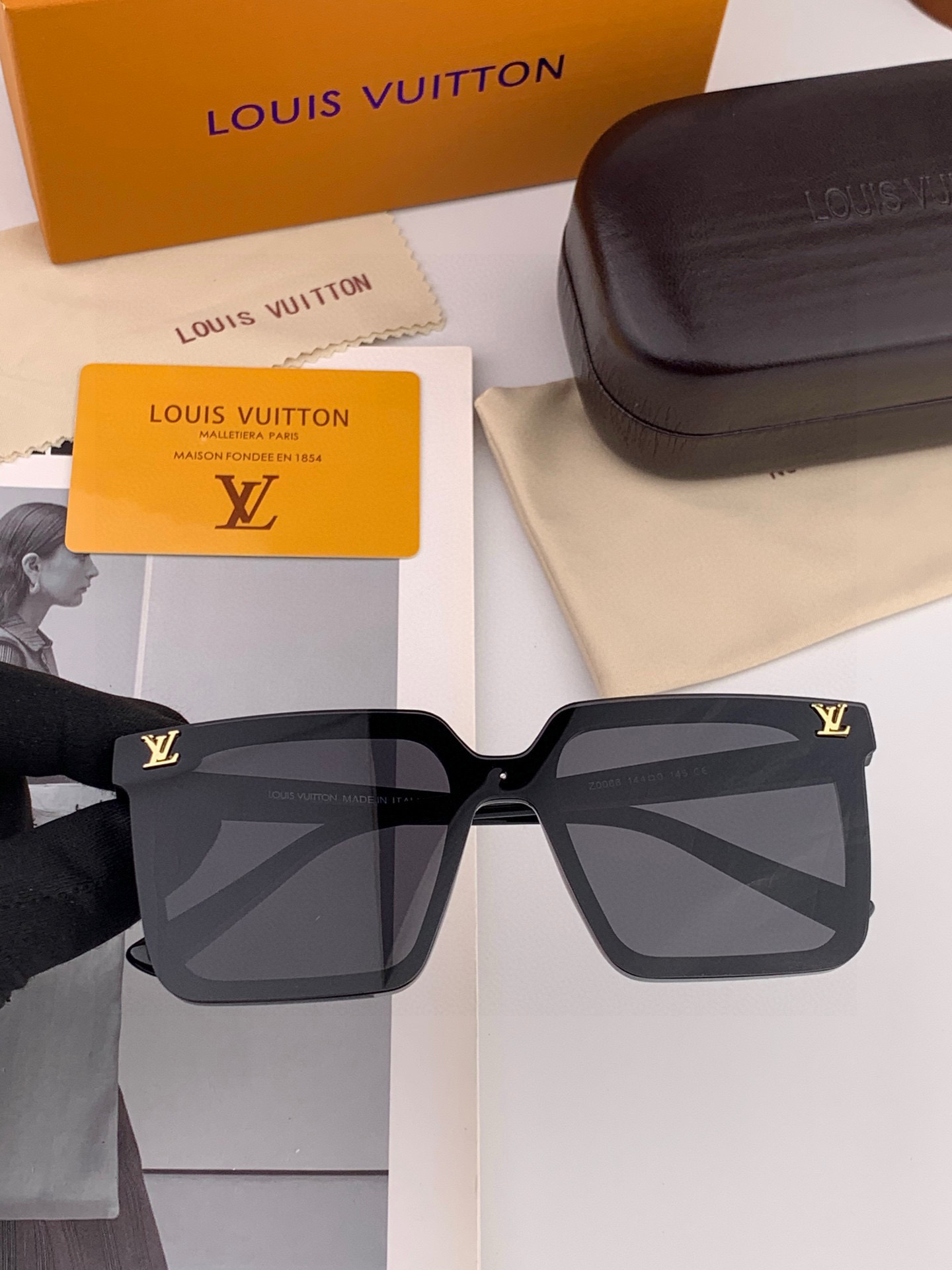 🔺LV🔻2025早春新款，众多明星同款[色]LV‼️‼️新款大框墨镜 ，🌈🌈宝丽来超清太阳镜🔝🔝型号：L