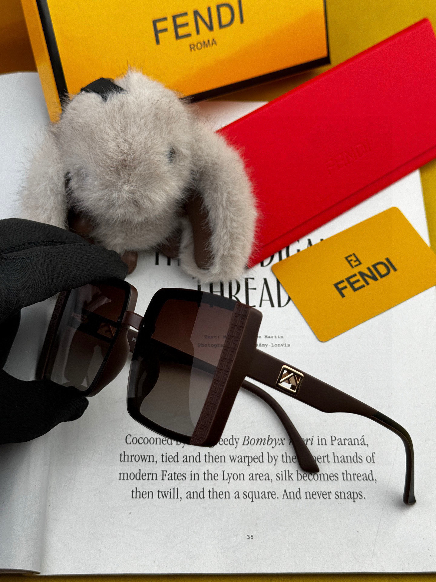 🔺 【芬迪】2025开春新款 潮流爆款 时尚方框偏光太阳镜 高品质 佩戴舒适 网红潮款墨镜 女士高清偏光