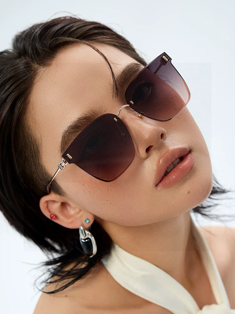 【尼龙偏光系列】DIOR无框太阳镜墨多边形设计，不挑脸型，无论搭配大衣还是连衣裙都非常显气质尼龙偏光镜片