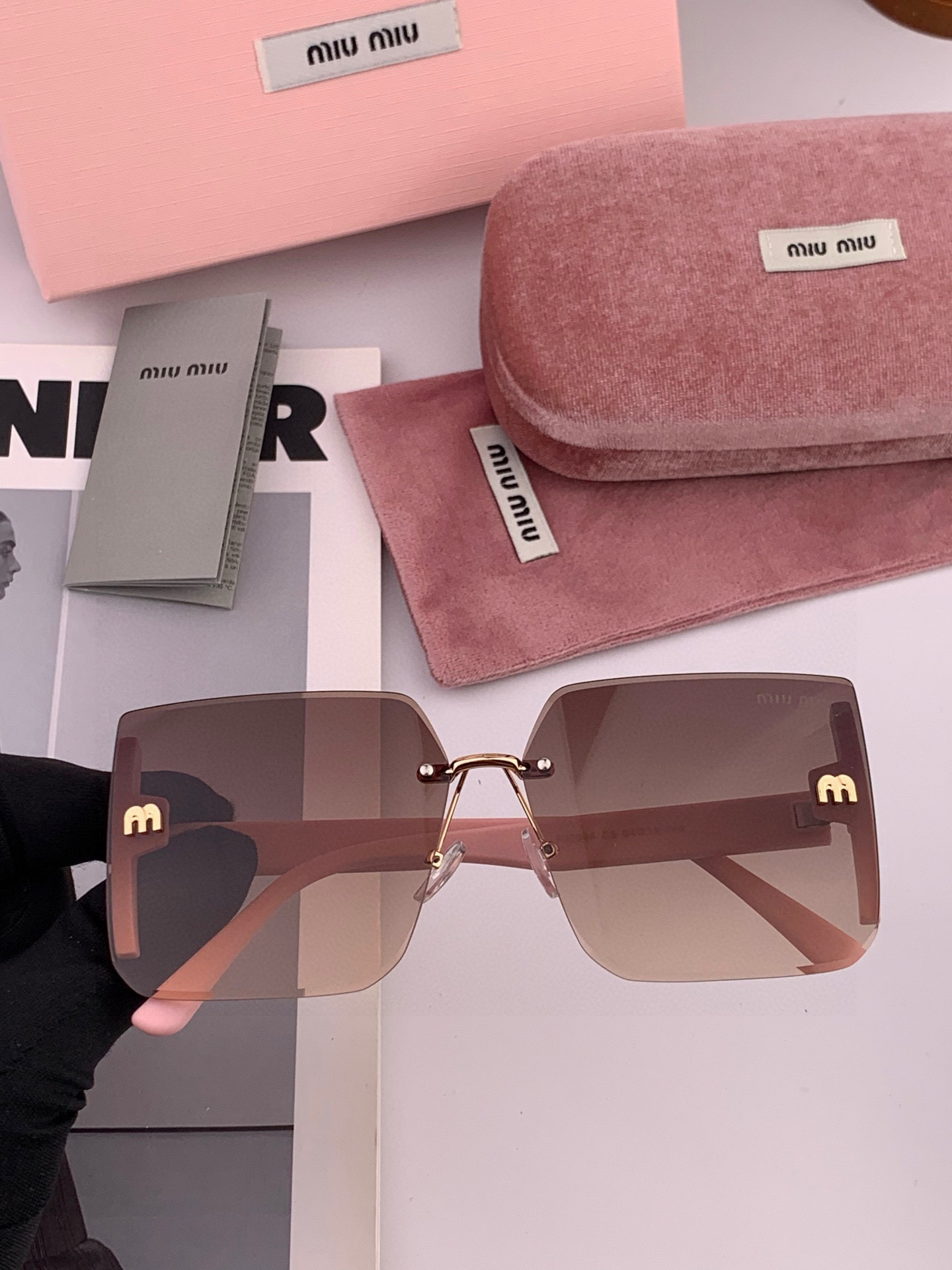 🔺 【缪缪 】2025开春新款 潮流爆款 时尚方框太阳镜 高品质 佩戴舒适 网红潮款墨镜 女士高清太阳镜