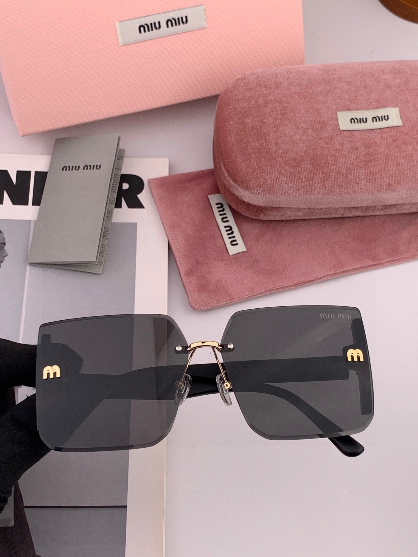 🔺 【缪缪 】2025开春新款 潮流爆款 时尚方框太阳镜 高品质 佩戴舒适 网红潮款墨镜 女士高清太阳镜