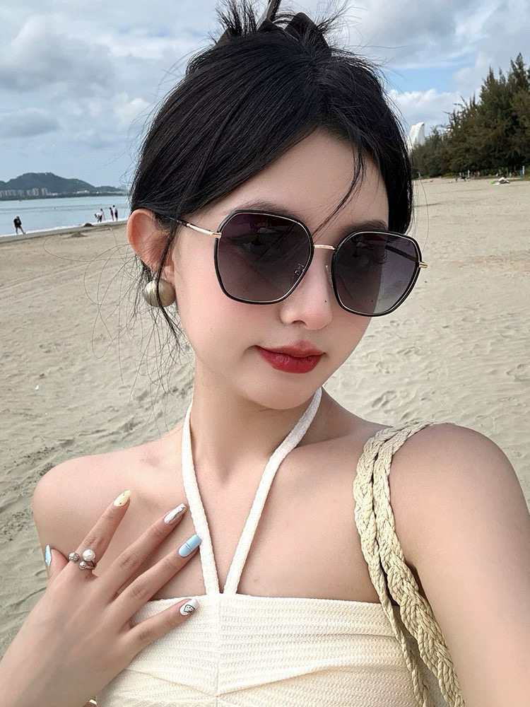 GUCCI 2025开春新款太阳镜 各路网红纷纷带起气场满分‼️ 俏皮甜美.上脸效果更佳.金属质感超好 