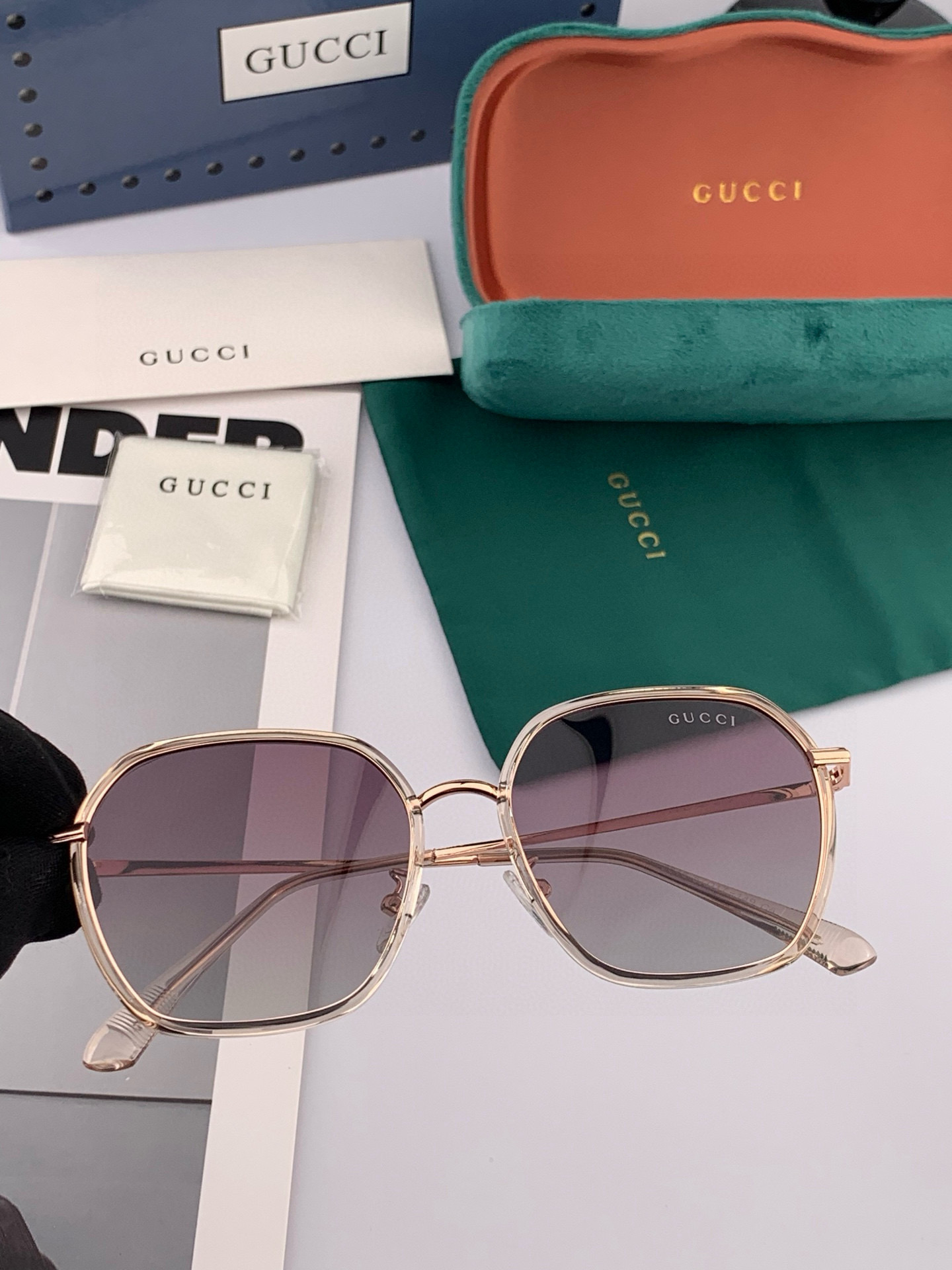 GUCCI 2025开春新款太阳镜 各路网红纷纷带起气场满分‼️ 俏皮甜美.上脸效果更佳.金属质感超好 