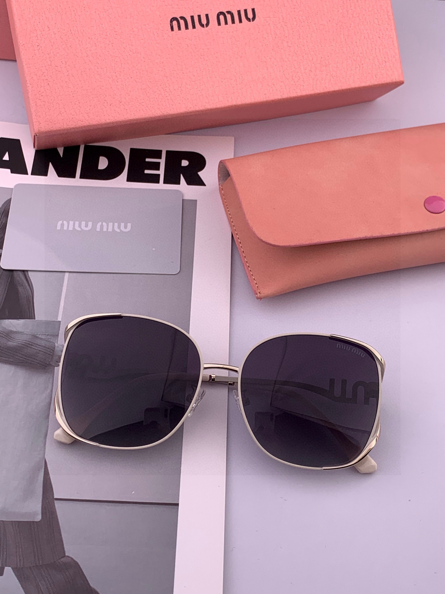 MIUMIU/缪缪🖇🖇2025开春新款🌟闪耀新款璀璨登台 ❤❤太阳镜潮品 精致个性设计简约时尚 专柜品质