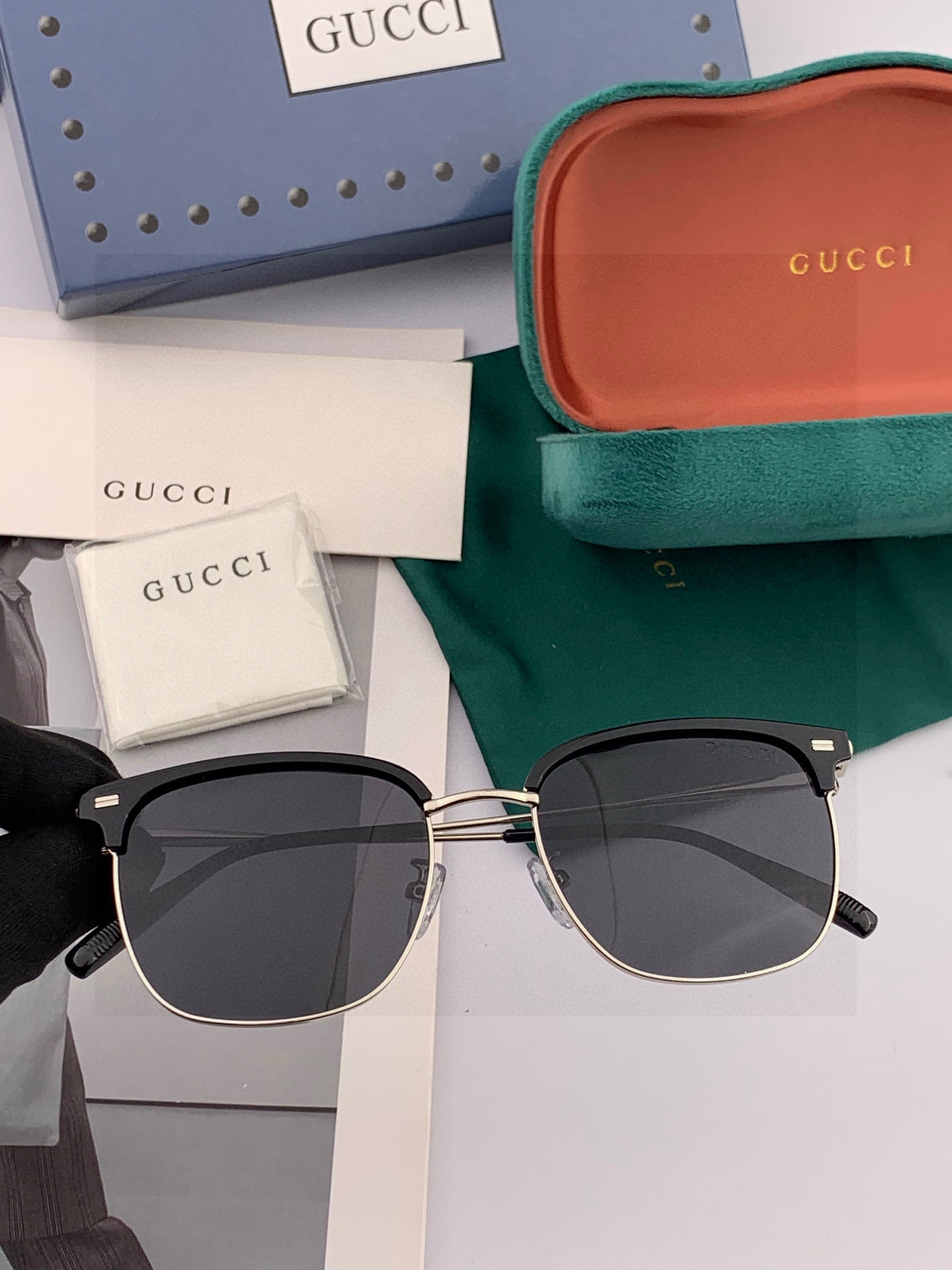 Gucci 。 高品质男女款墨镜 👍 进口宝丽来偏光镜片 。蛤蟆镜 开车钓鱼都可 。百搭显瘦墨镜韩版男士