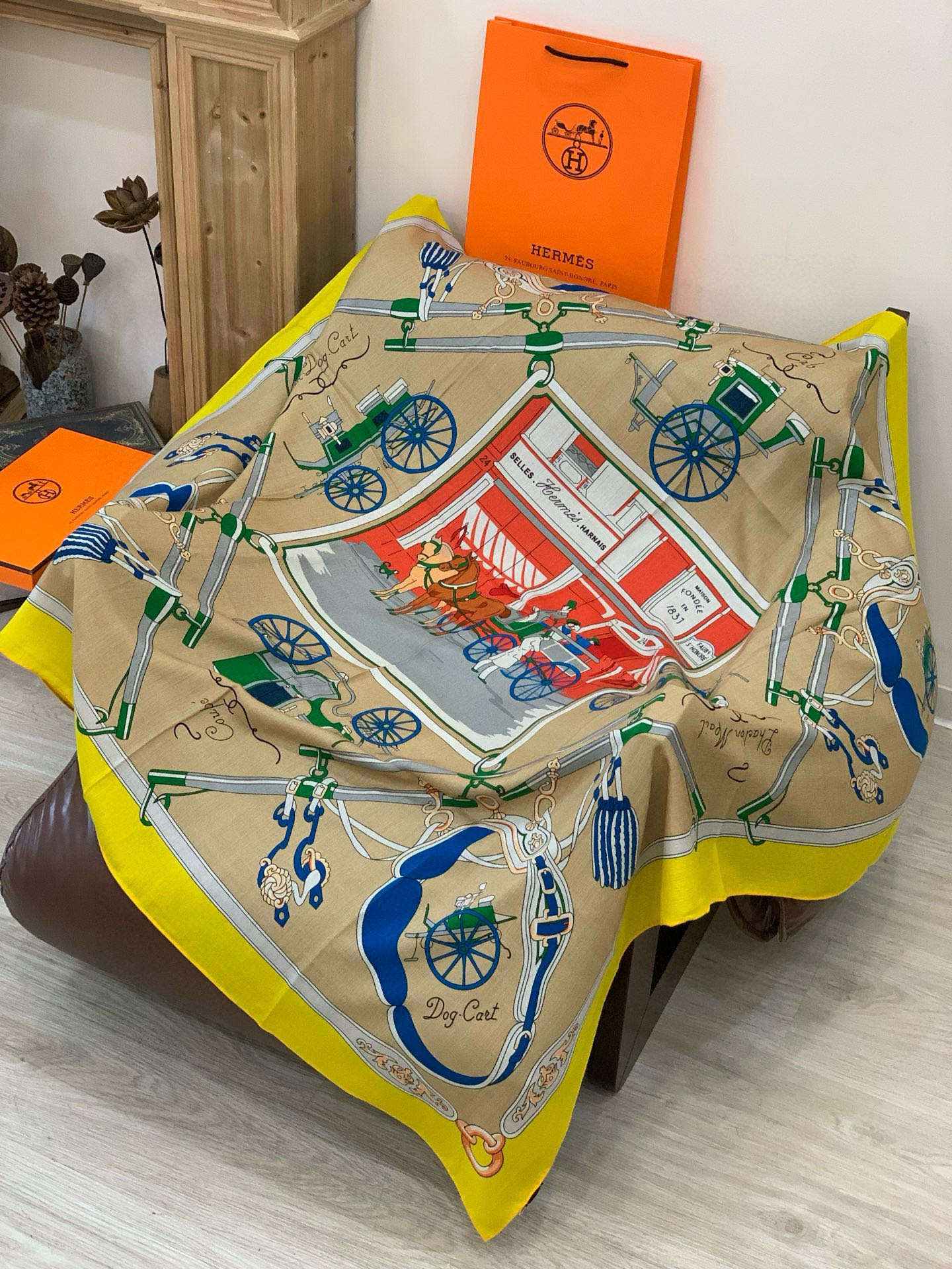 羊绒新款🆕👏👏买了都说好看‼️推荐💕爱马仕双面同色羊绒方巾【双面同色140】，顶级工艺超值‼️爱马仕专柜