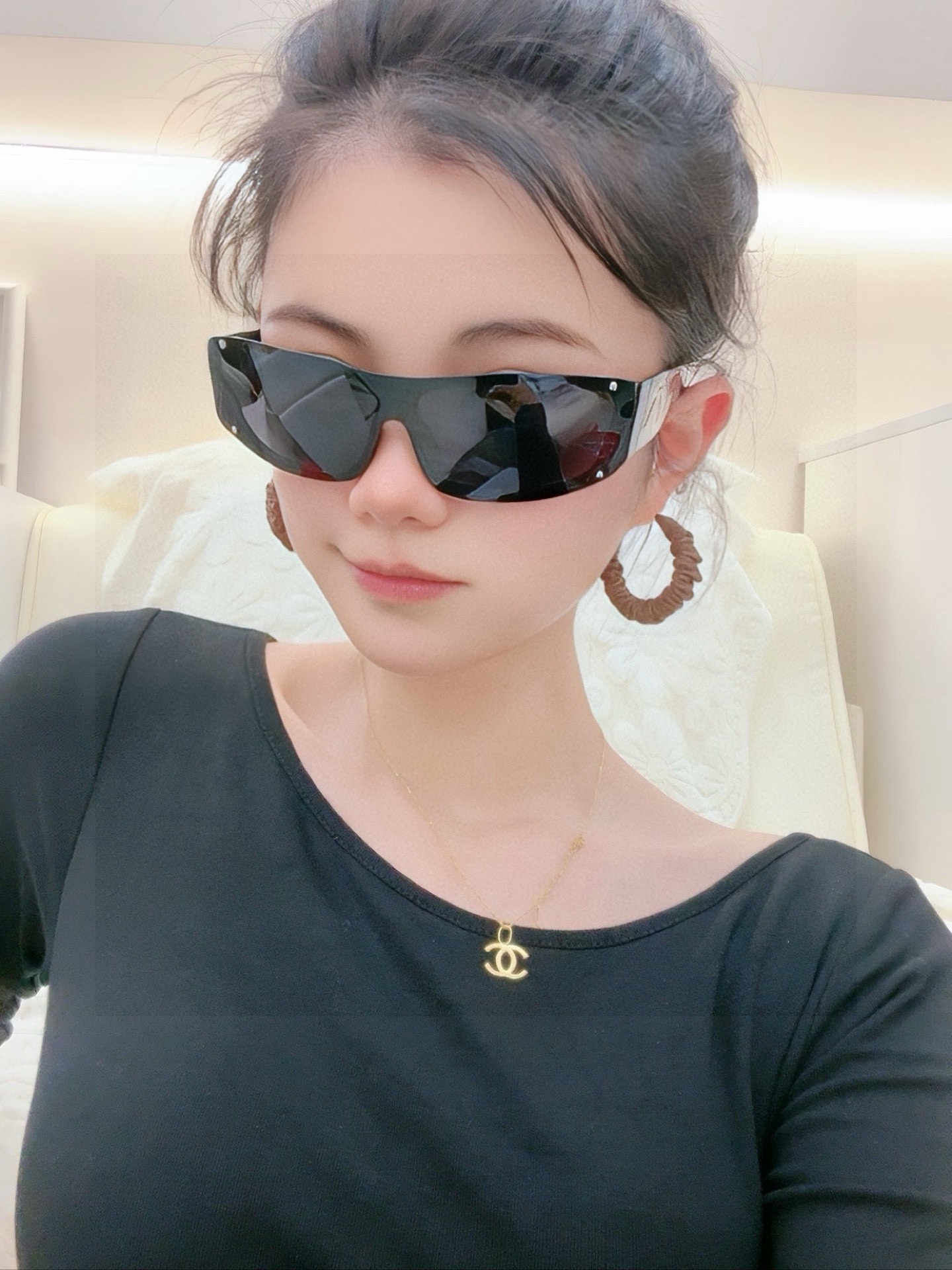 🉐️110   新品CHANEL 香奈儿太阳镜以独🉐魅力和前卫风格诠释春夏最新眼镜，质感超好佩带舒适 型号：CH2507