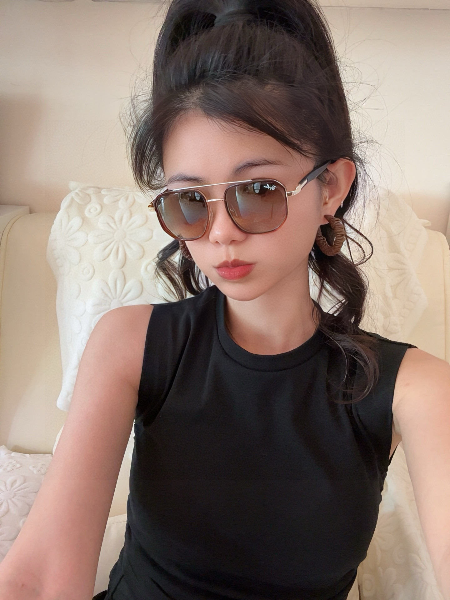 官方同步 品牌:雷朋经典男女士玻璃太阳镜 材质：美国宝丽来高清防爆钢化玻璃镜片 型号：RB3433