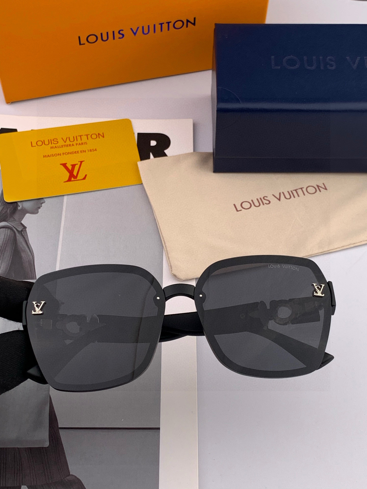 【TR偏光系列】lv大框太阳镜墨镜经典的方框设计，不挑脸型，无论搭配大衣还是连衣裙都非常显气质偏光镜片预