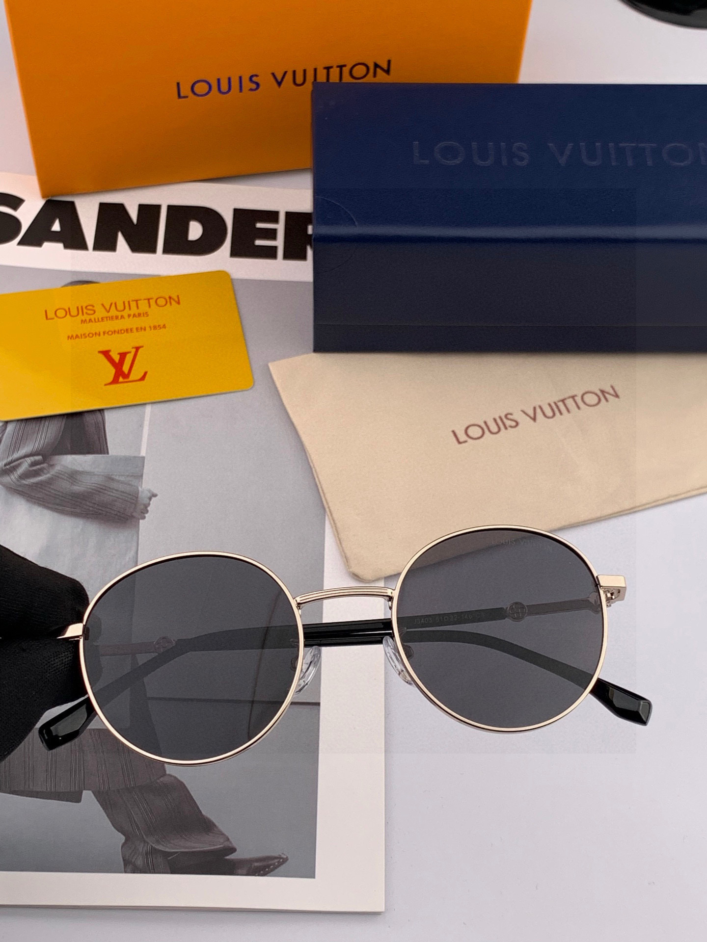 Lv 。 高品质男女款墨镜 👍 进口宝丽来偏光镜片 。蛤蟆镜 开车钓鱼都可 。百搭显瘦墨镜韩版男士飞行员