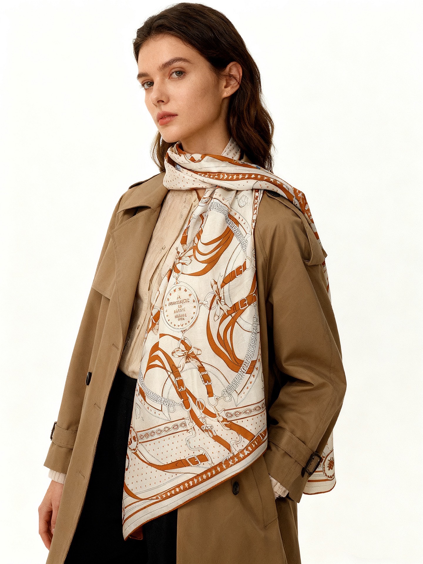 “清晨漫步Bandana”140厘米双面同色丝绒披肩手工卷边山羊绒和真丝混纺披肩（70%山羊绒，30%桑