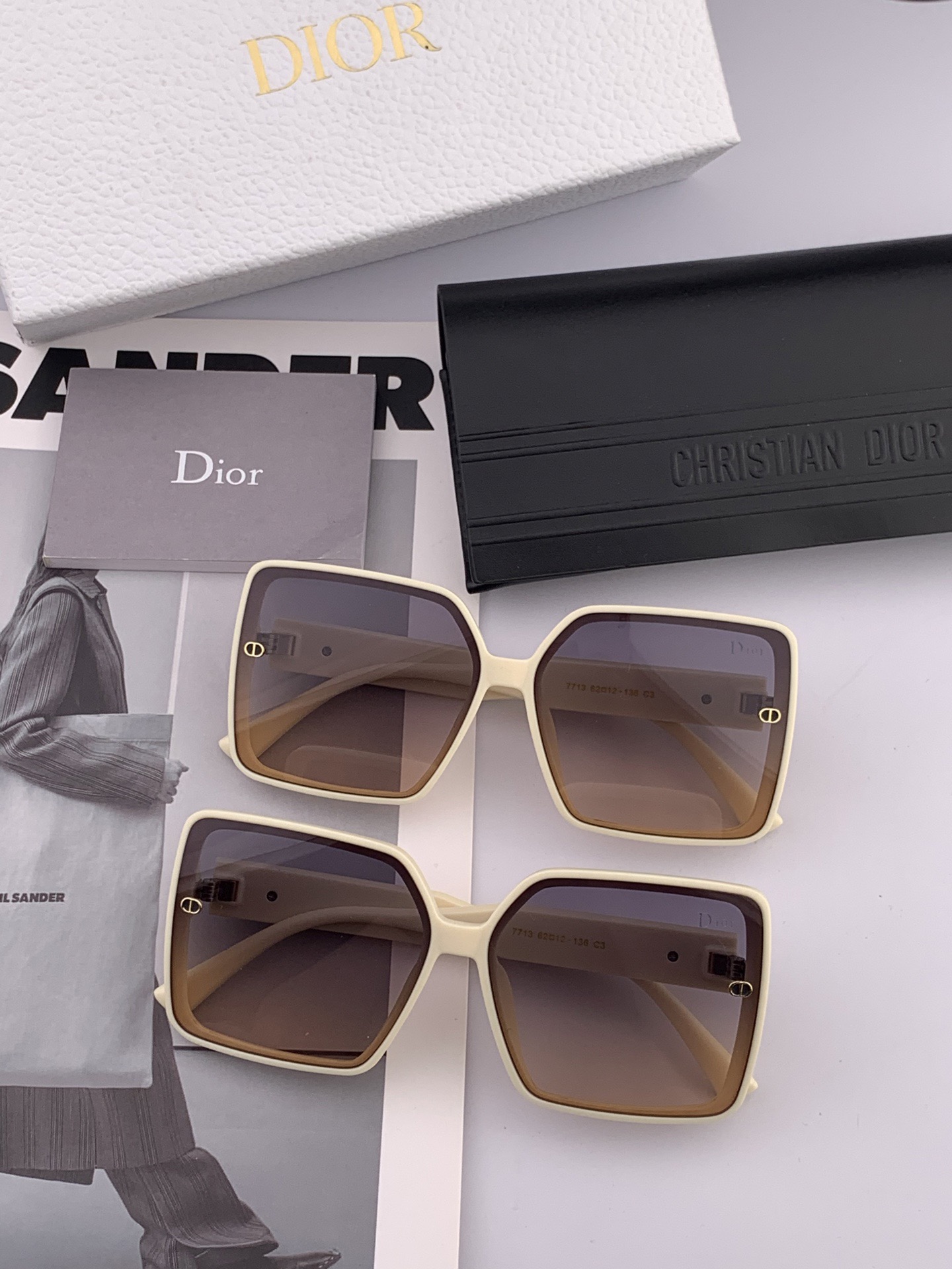 🔺 【DIOR-迪奥】2025开春新款 潮流爆款 时尚方框太阳镜 高品质 佩戴舒适 网红潮款墨镜 型号：