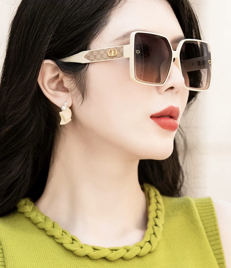 🔺 【DIOR-迪奥】2025开春新款 潮流爆款 时尚方框太阳镜 高品质 佩戴舒适 网红潮款墨镜 型号：