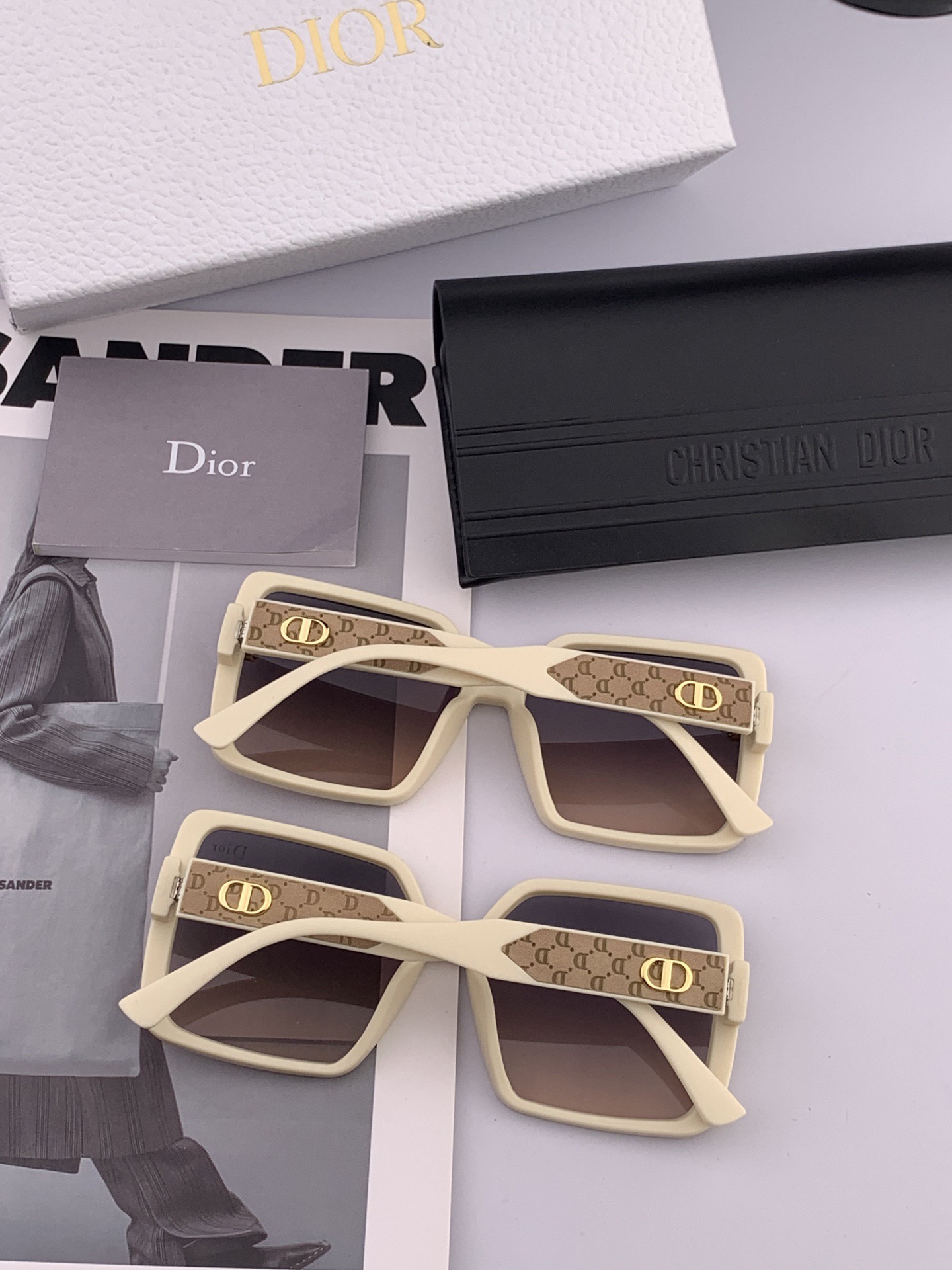 🔺 【DIOR-迪奥】2025开春新款 潮流爆款 时尚方框太阳镜 高品质 佩戴舒适 网红潮款墨镜 型号：