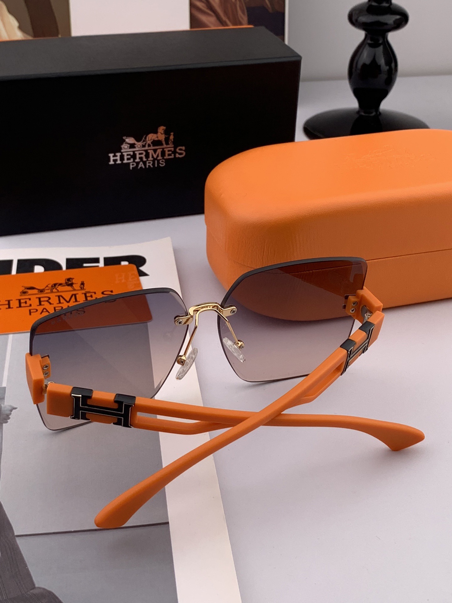 【TR偏光系列】爱马仕 经典的方框设计，不挑脸型，无论搭配大衣还是连衣裙都非常显气质尼龙偏光镜片预防紫外