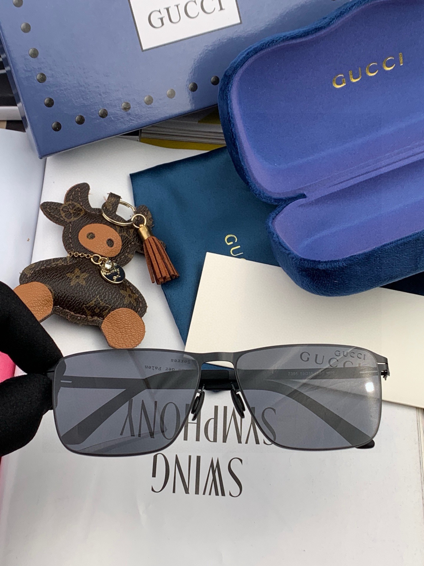 GUCCI 男款炫彩飞行员偏光太阳镜 ❤️材质：高清尼龙加厚卡槽高清偏光镜片 🌹无边框镜架💕颜👍型号：G