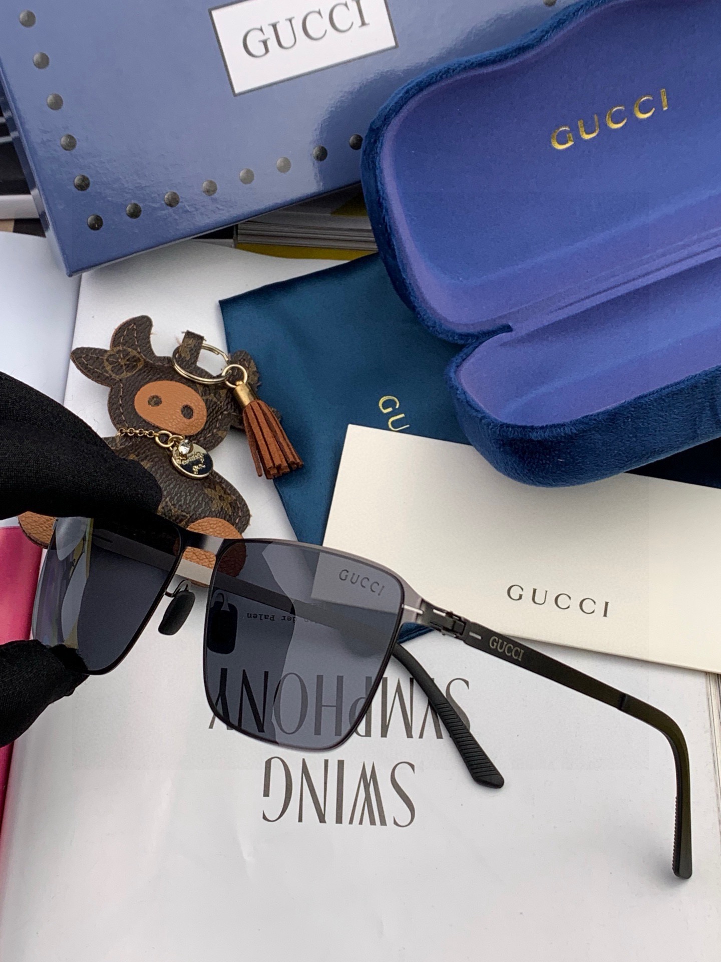 GUCCI 男款炫彩飞行员偏光太阳镜 ❤️材质：高清尼龙加厚卡槽高清偏光镜片 🌹无边框镜架💕颜👍型号：G