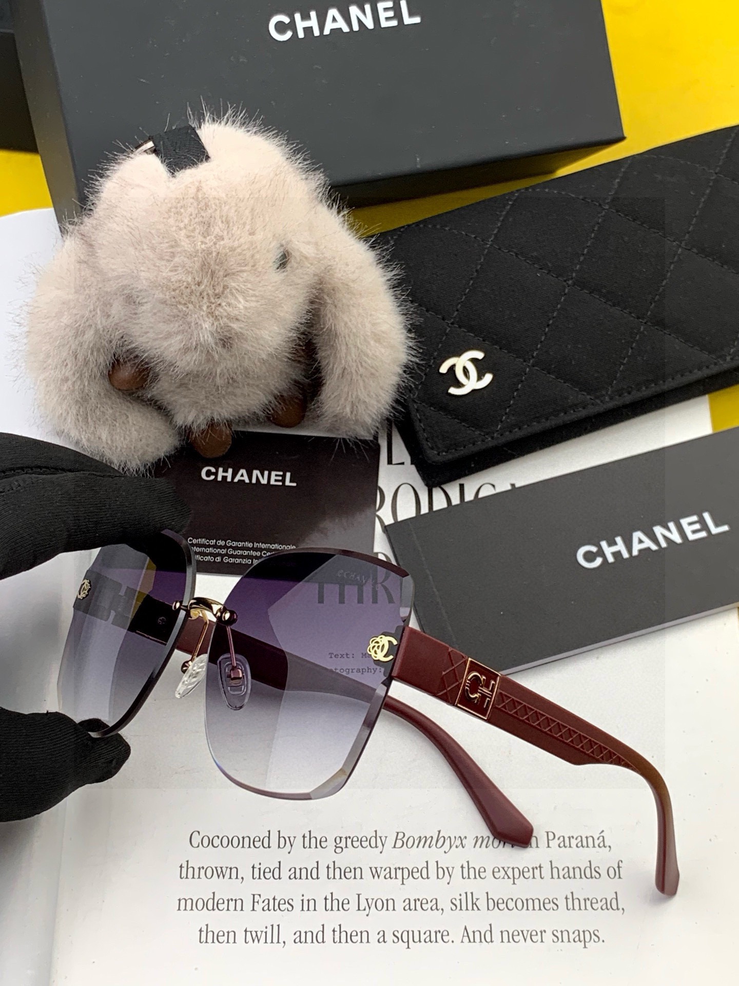 新品CHANEL 香奈儿太阳镜以独特魅力和前卫风格诠释春夏最新眼镜，质感超好佩带舒适 型号：CH6305