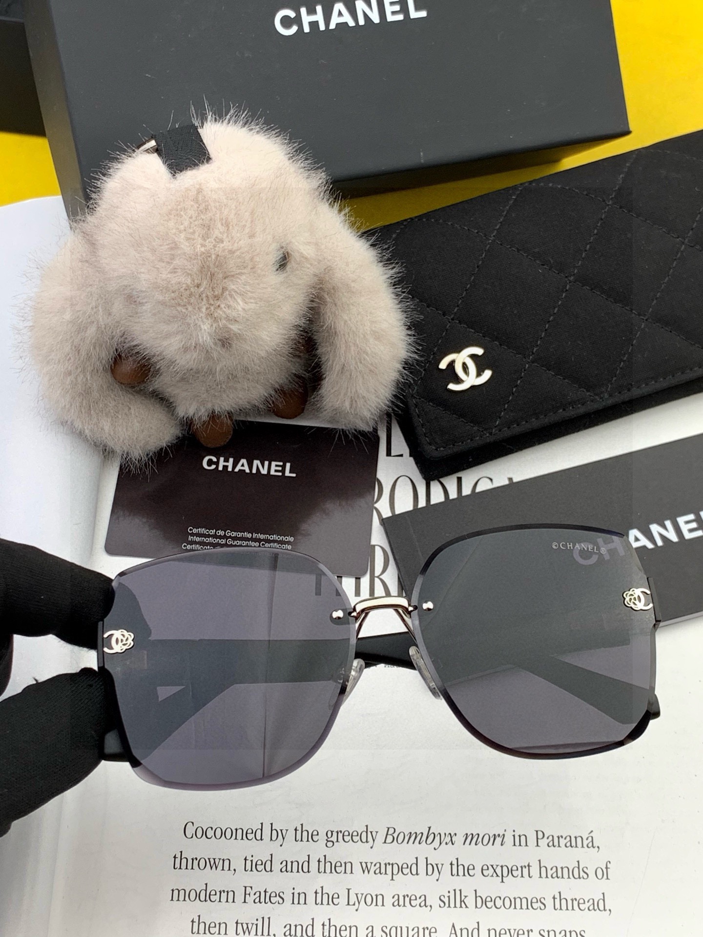 新品CHANEL 香奈儿太阳镜以独特魅力和前卫风格诠释春夏最新眼镜，质感超好佩带舒适 型号：CH6305