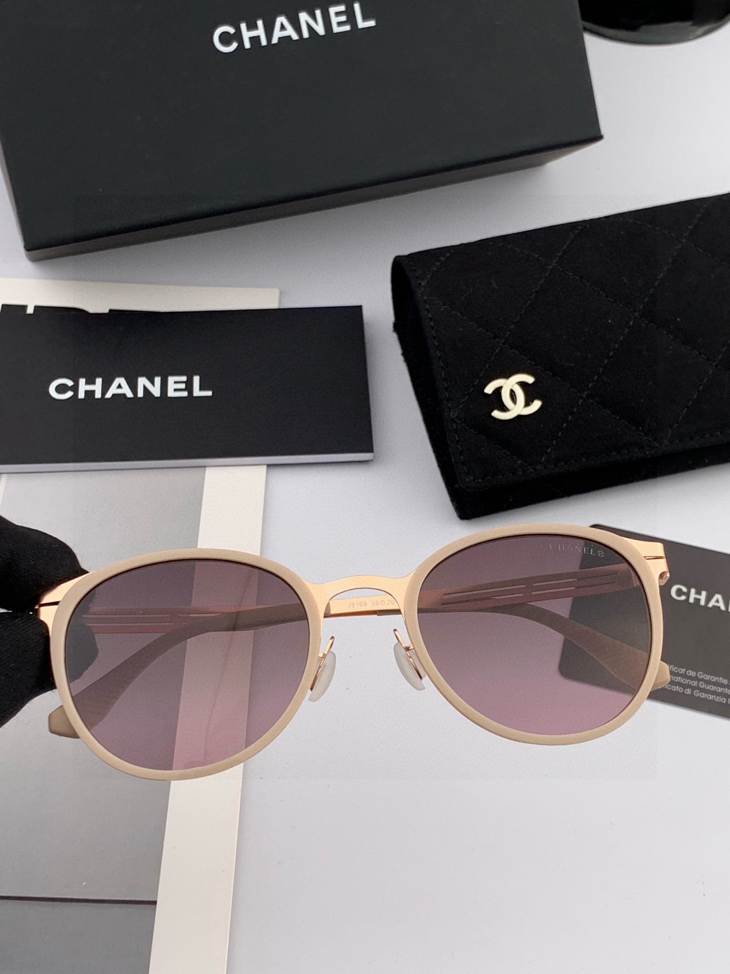 🔺 【香奈儿】2025开春新款 潮流爆款 时尚圆框无螺丝太阳镜 高品质 佩戴舒适 网红潮款墨镜 女士高清