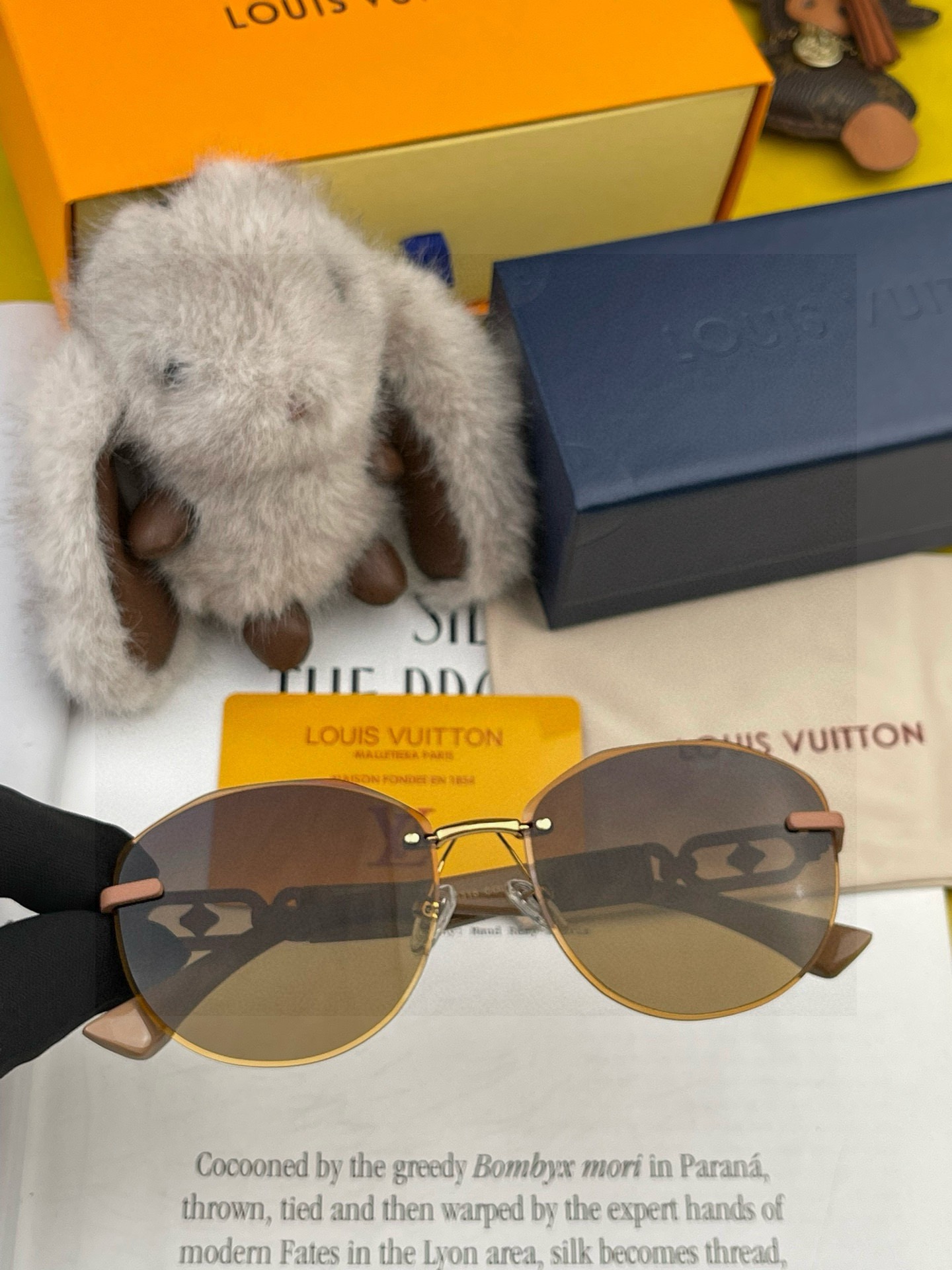 🔺 【LV-尼龙偏光太阳镜】2025开春新款 潮流爆款 时尚圆框偏光太阳镜 高品质 佩戴舒适 网红潮款墨