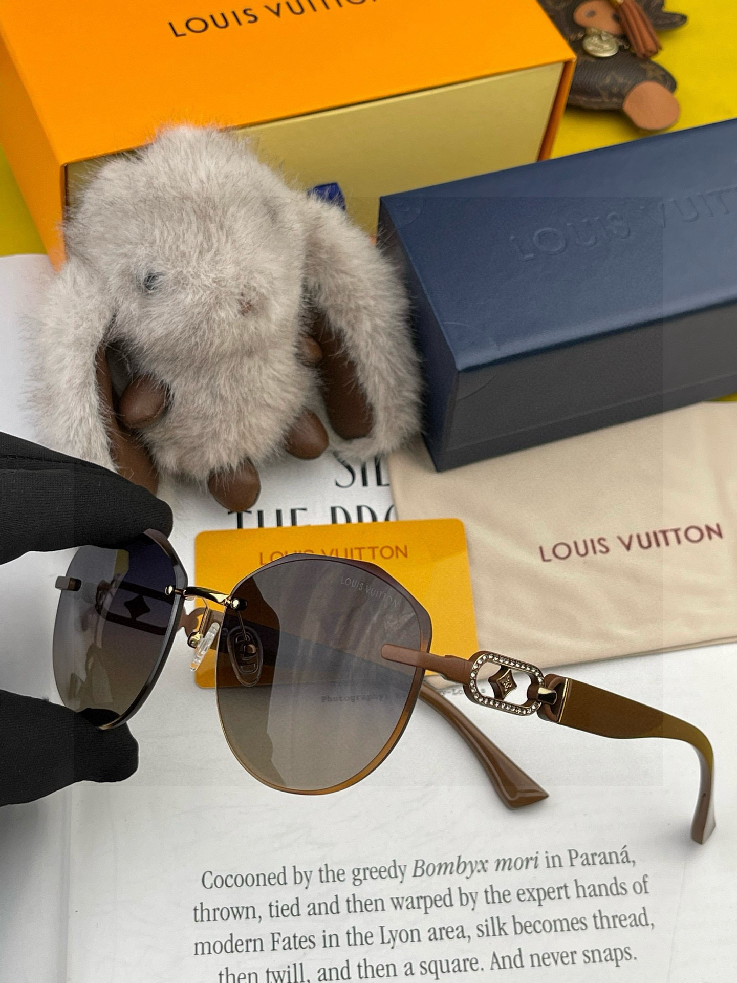 🔺 【LV-尼龙偏光太阳镜】2025开春新款 潮流爆款 时尚圆框偏光太阳镜 高品质 佩戴舒适 网红潮款墨