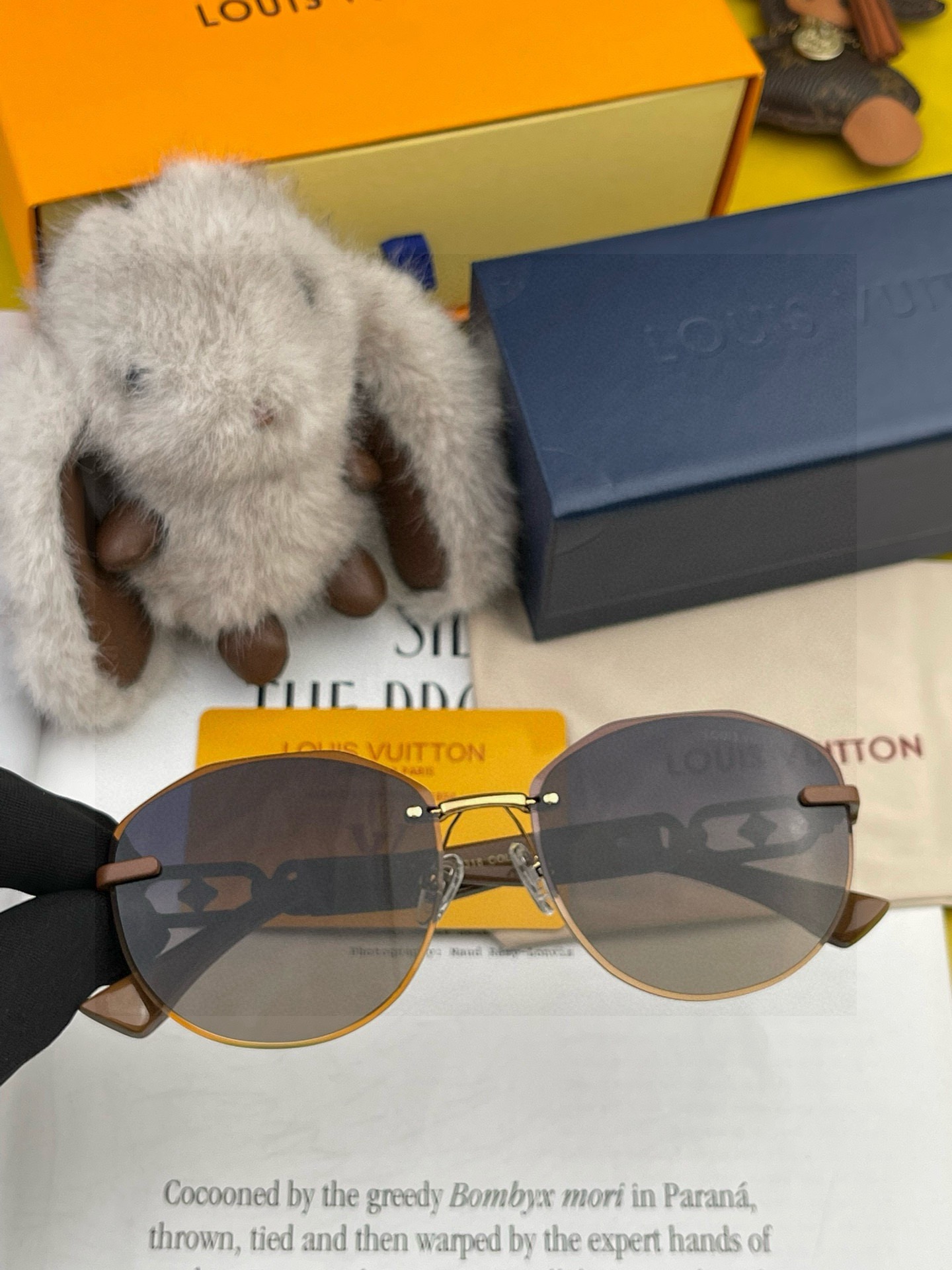 🔺 【LV-尼龙偏光太阳镜】2025开春新款 潮流爆款 时尚圆框偏光太阳镜 高品质 佩戴舒适 网红潮款墨