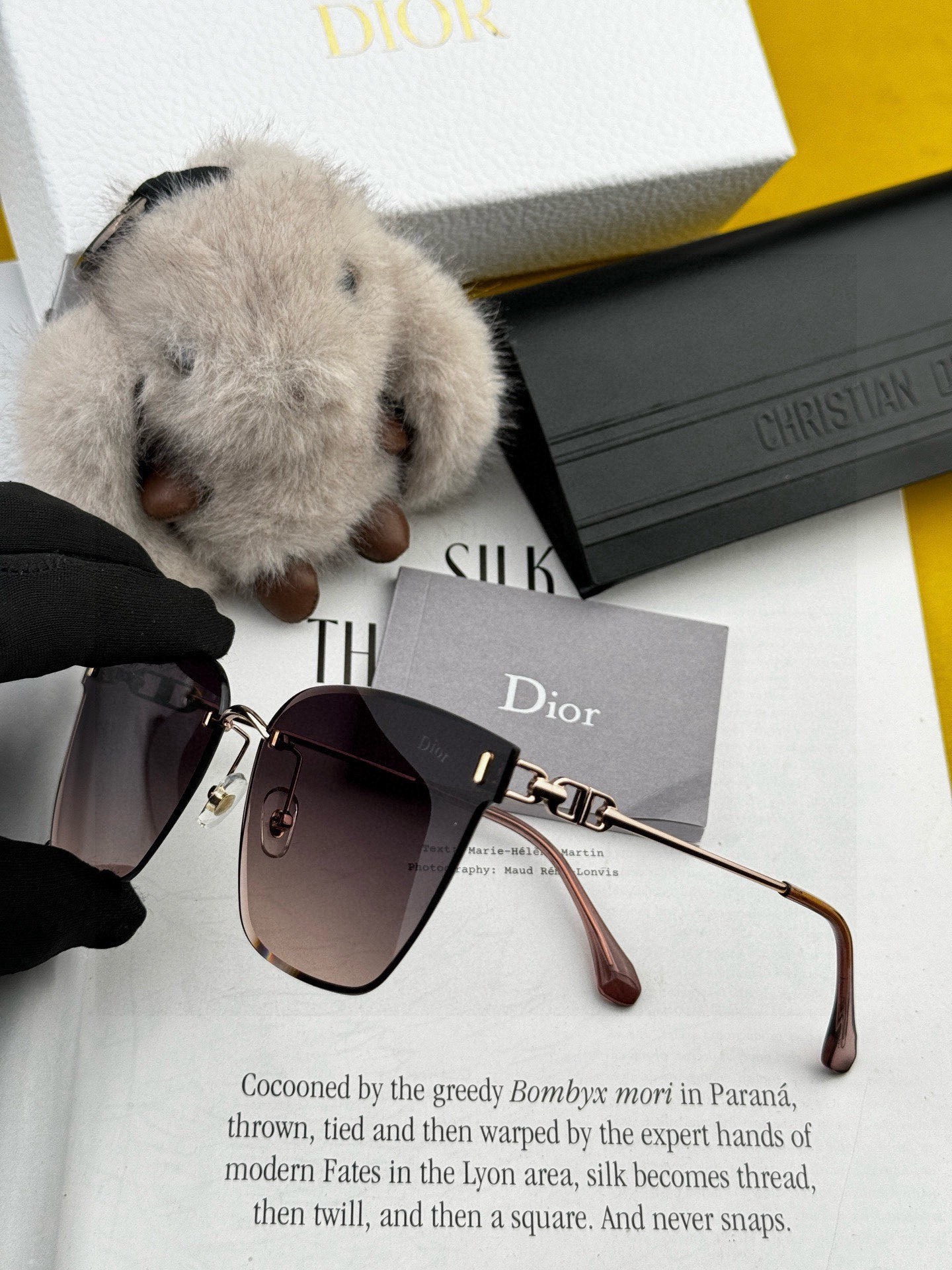 【尼龙偏光系列】DIOR无框太阳镜墨多边形设计，不挑脸型，无论搭配大衣还是连衣裙都非常显气质尼龙偏光镜片