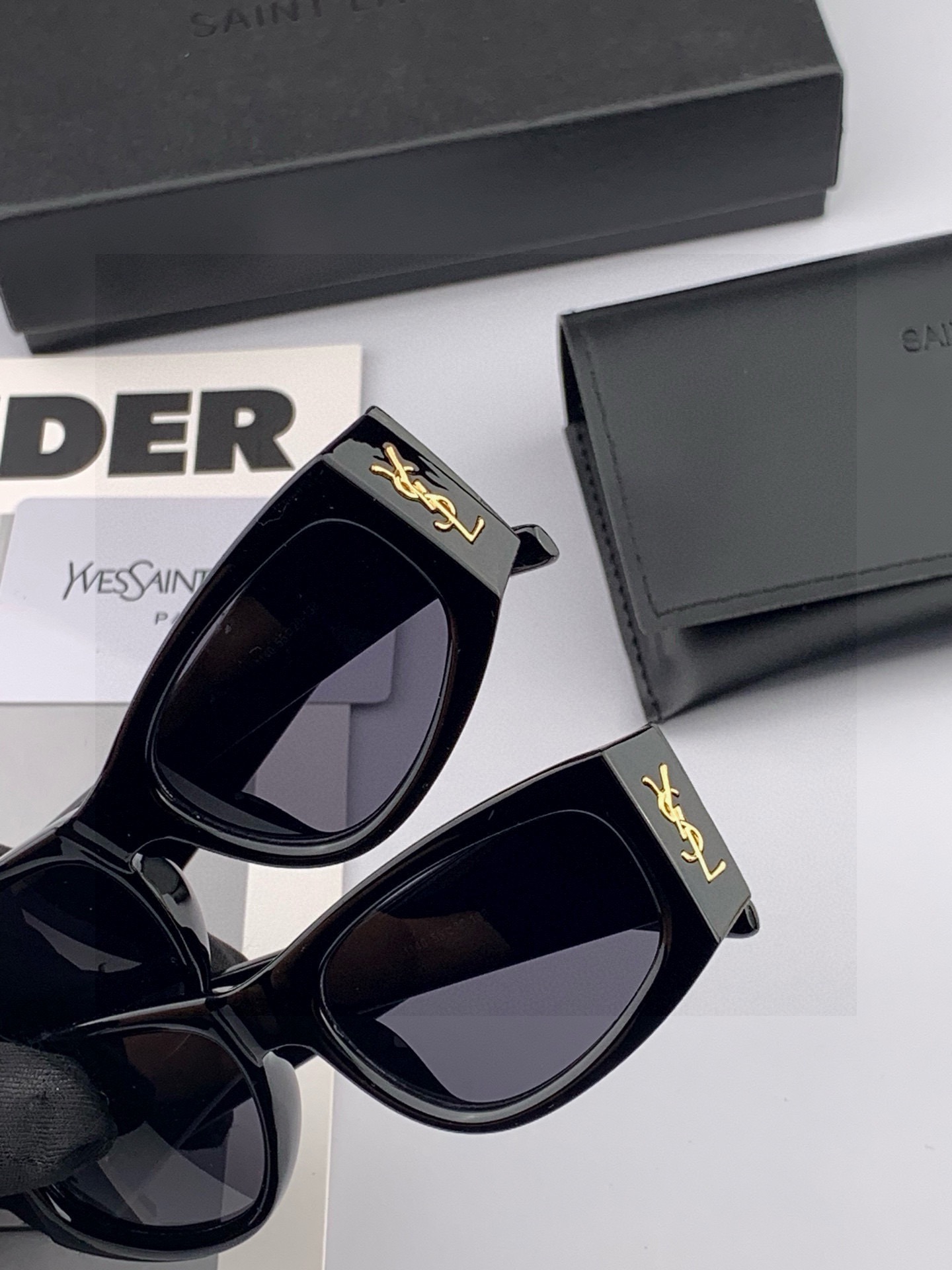 新品SAINTOWEN圣罗兰 官网最新款 独具奢华外观和精致线条 风格华贵典雅 轻盈舒适 众多明星网红追