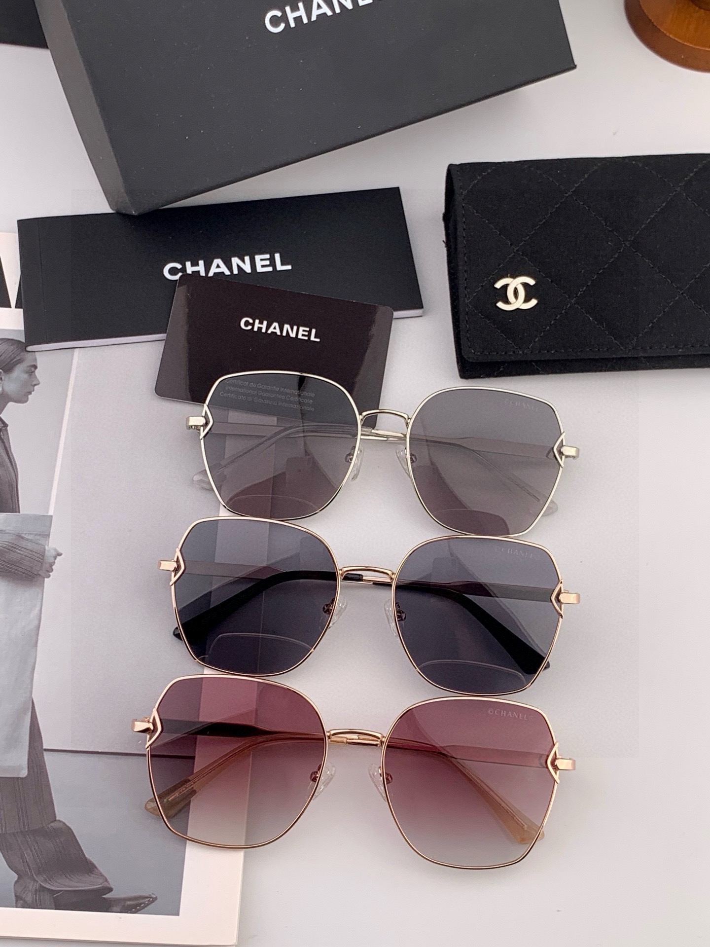 新品CHANEL 香奈儿太阳镜以独特魅力和前卫风格诠释春夏最新眼镜，质感超好佩带舒适 型号：CH9581