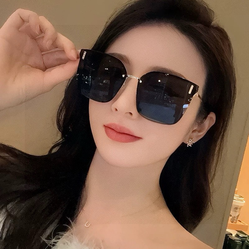 GUCCI 2025开春新款 最新款无框太阳镜 各路网红纷纷带起气场满分‼️ 俏皮甜美.上脸效果更佳.金