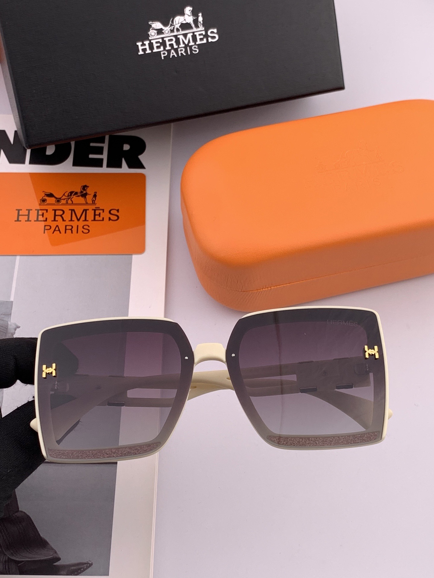 【TR偏光系列】爱马仕 经典的方框设计，不挑脸型，无论搭配大衣还是连衣裙都非常显气质尼龙偏光镜片预防紫外