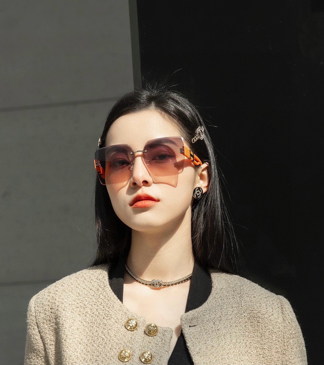 【TR偏光系列】爱马仕 经典的方框设计，不挑脸型，无论搭配大衣还是连衣裙都非常显气质尼龙偏光镜片预防紫外