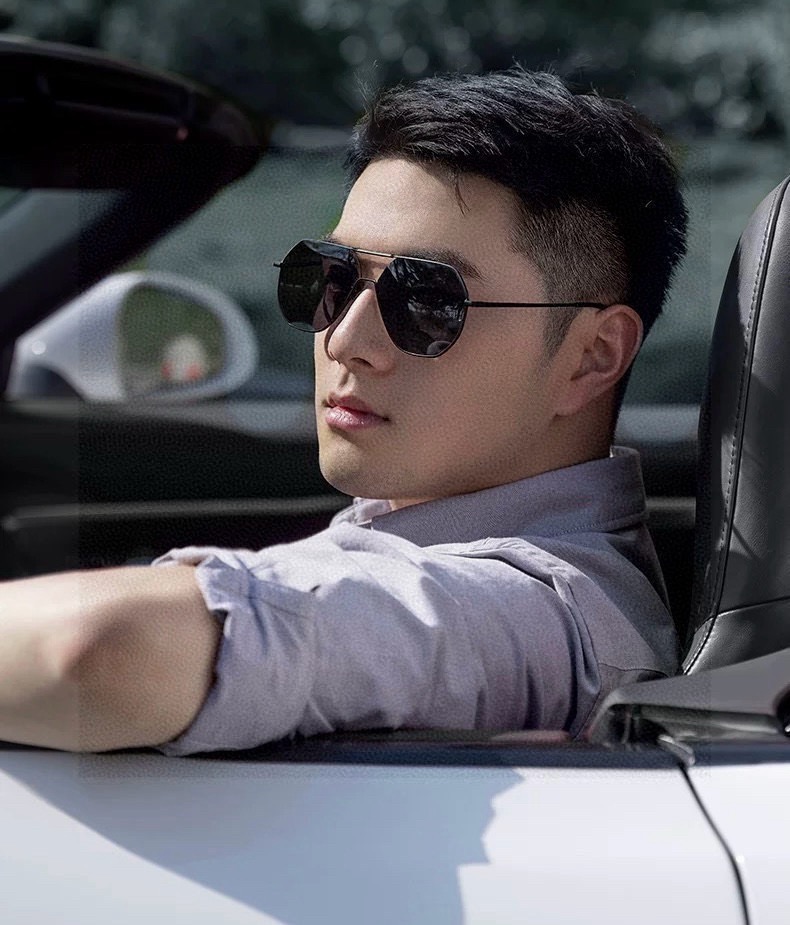 GUCC* 男款炫彩飞行员偏光太阳镜 ❤️材质：高清尼龙加厚卡槽高清偏光镜片 🌹无边框镜架💕颜👍型号：G