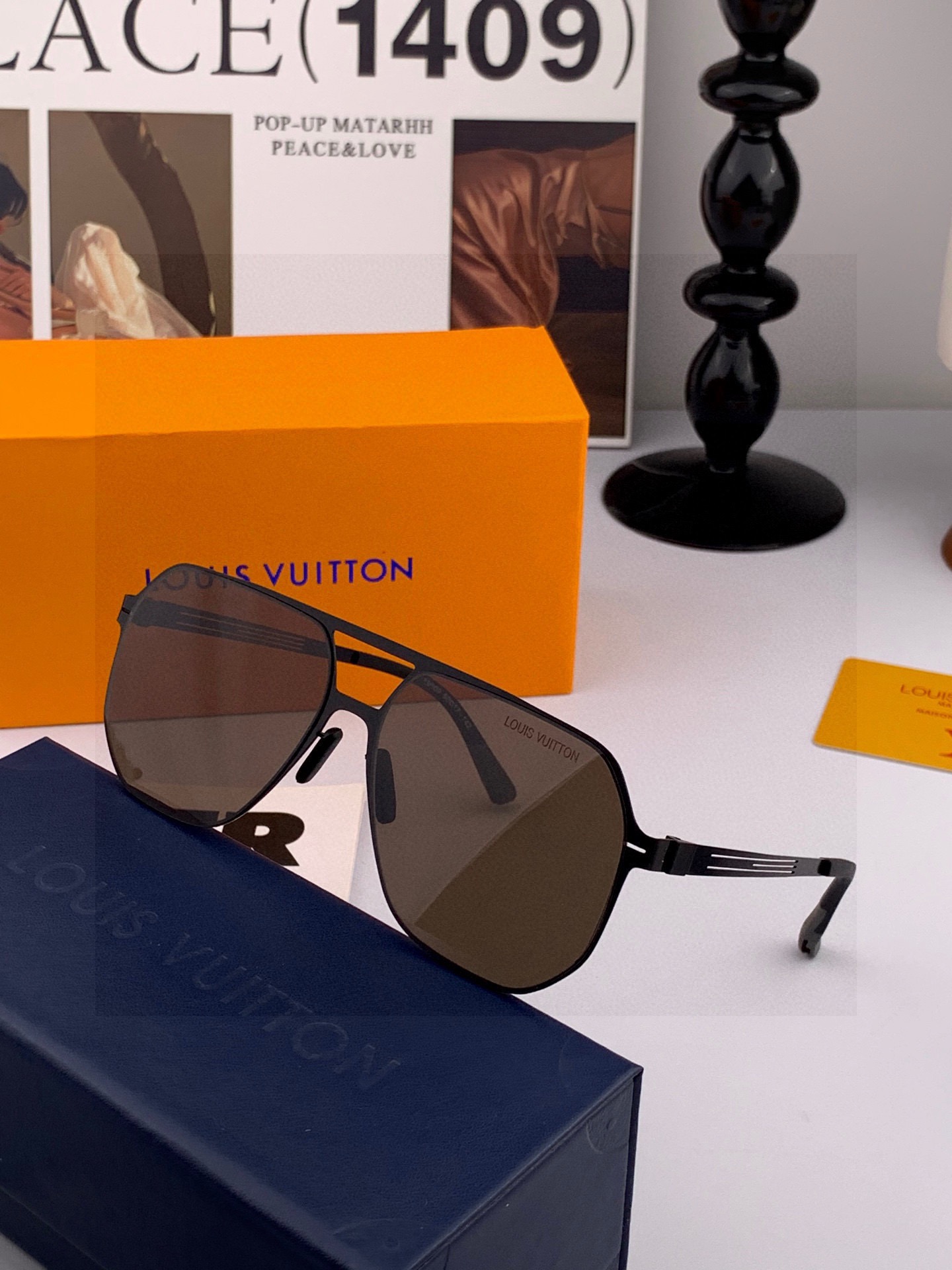 ♦️LV 2025新款男女情侣款太阳镜多边形墨镜iP电镀永不褪色 超轻超有弹性整幅眼镜无螺丝重要的是压不