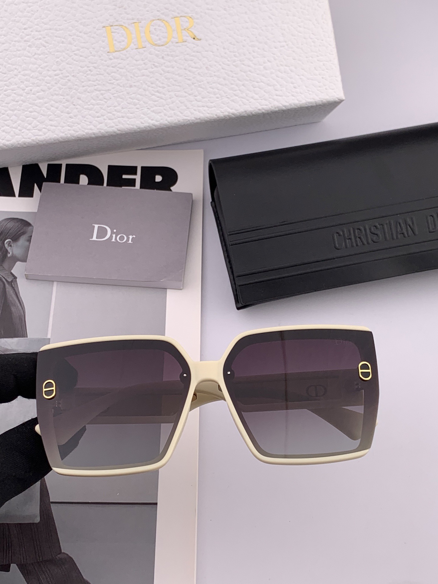 【DIOR-迪奥】开春新款 潮流爆款 时尚方框偏光太阳镜 高品质 佩戴舒适 网红潮款墨镜 型号 CD09