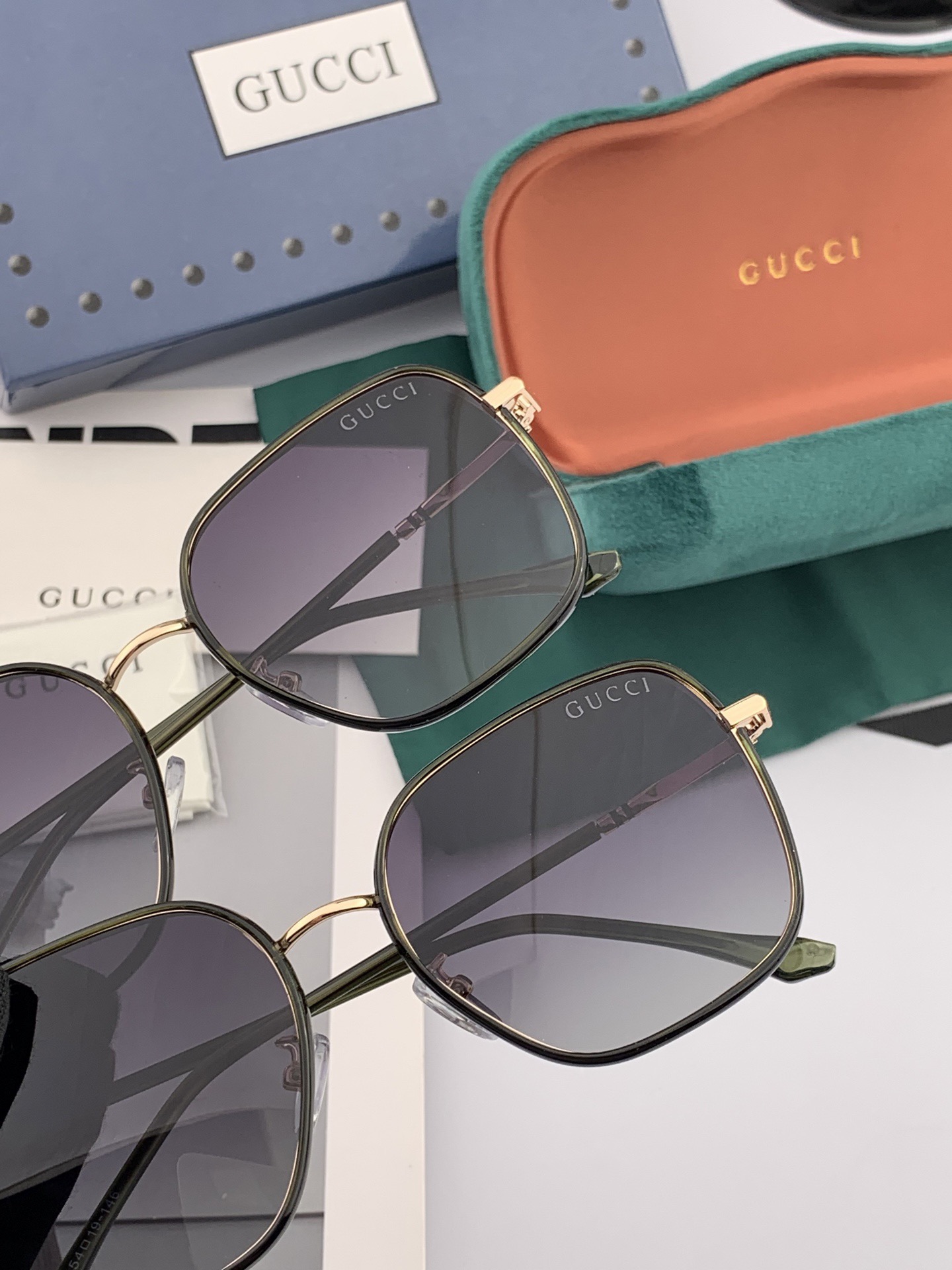 GUCCI 2025开春新款 最新款方框太阳镜 各路网红纷纷带起气场满分‼️ 俏皮甜美.上脸效果更佳.金