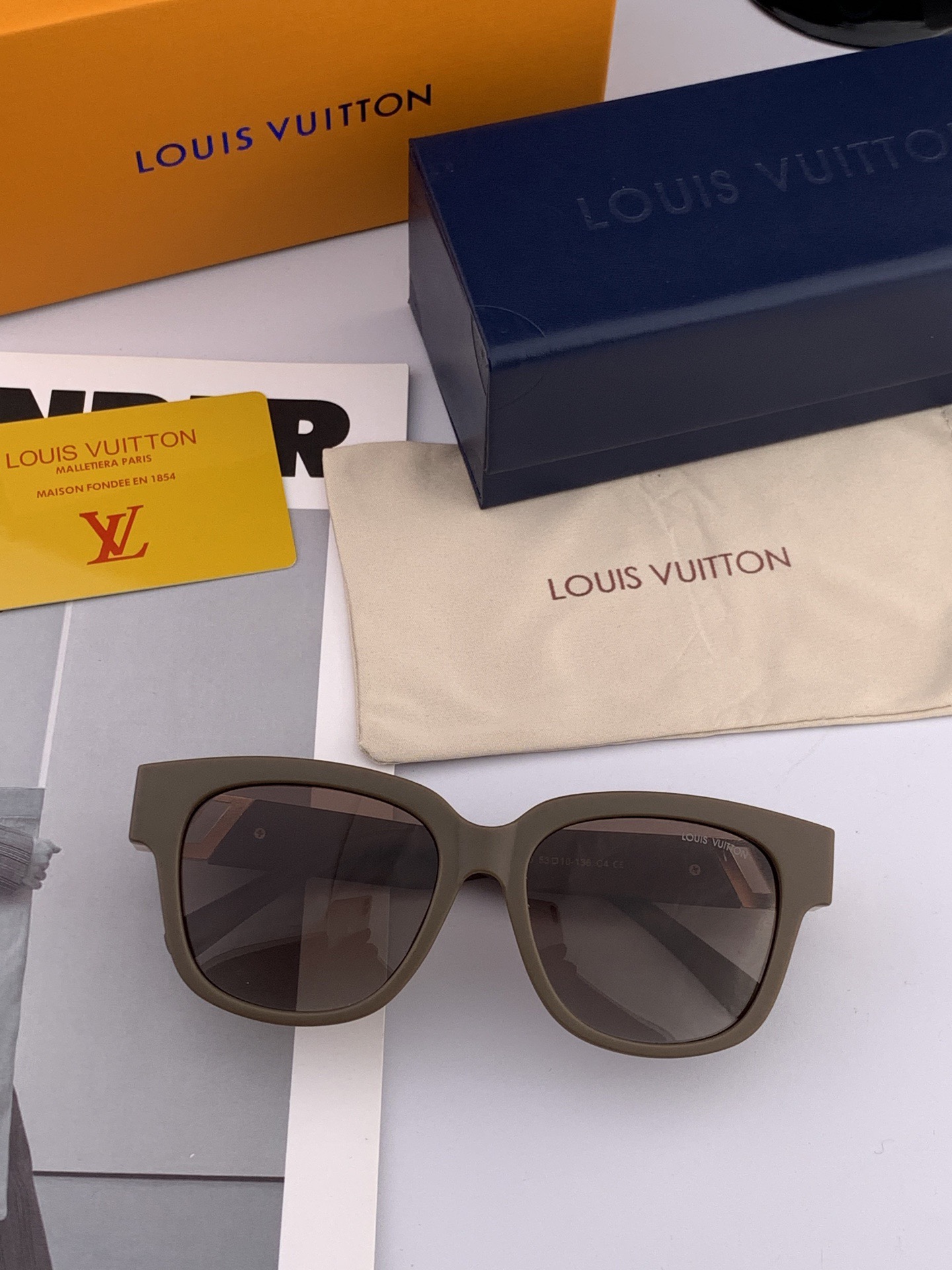 【TR偏光系列】lv大框太阳镜墨镜经典的方框设计，不挑脸型，无论搭配大衣还是连衣裙都非常显气质偏光镜片预