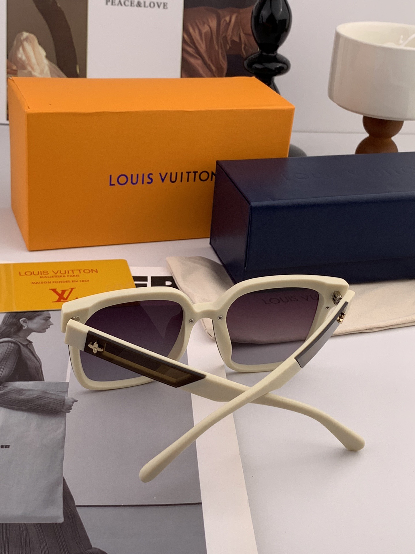 【TR偏光系列】lv大框太阳镜墨镜经典的方框设计，不挑脸型，无论搭配大衣还是连衣裙都非常显气质偏光镜片预