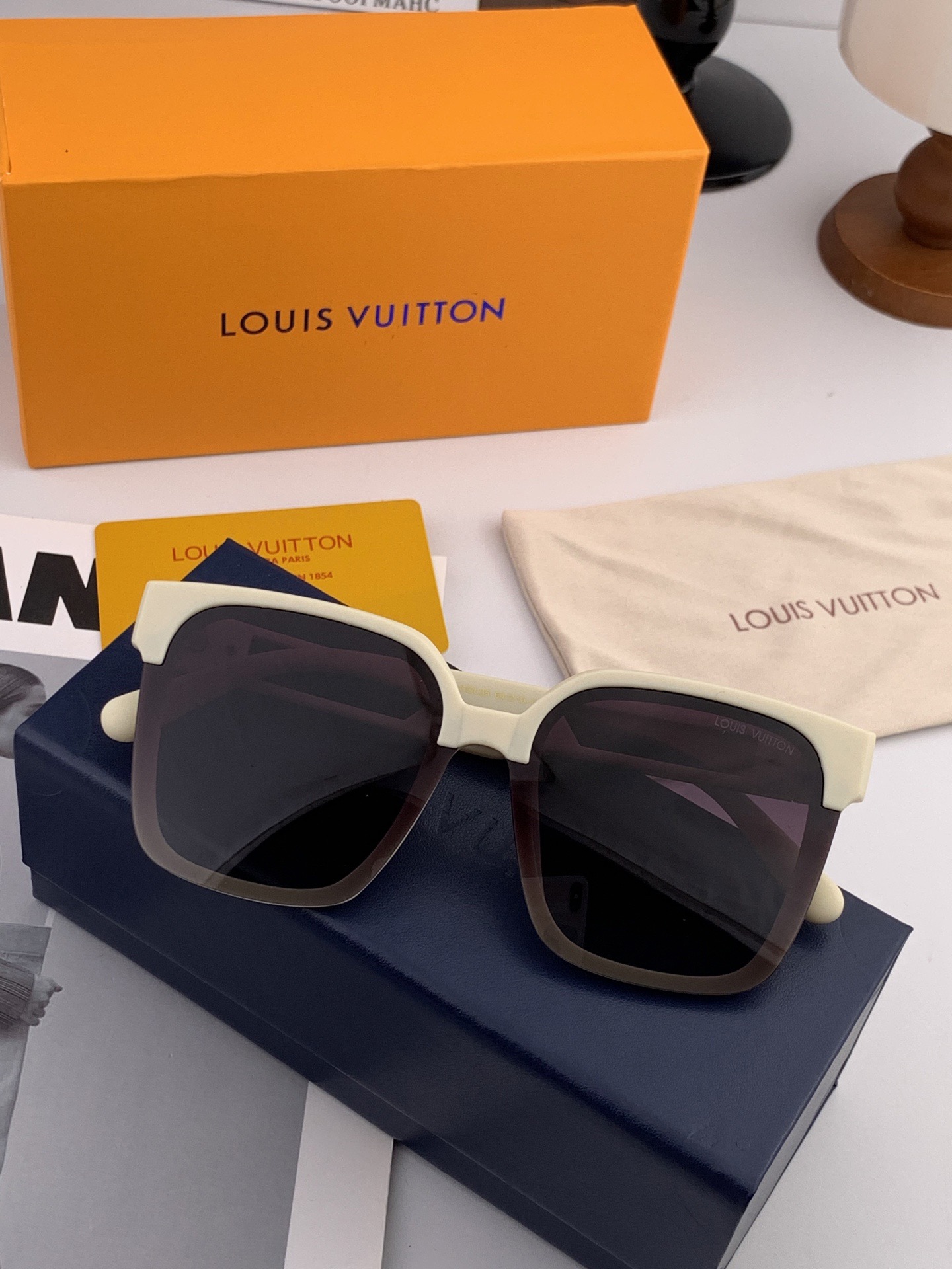 【TR偏光系列】lv大框太阳镜墨镜经典的方框设计，不挑脸型，无论搭配大衣还是连衣裙都非常显气质偏光镜片预