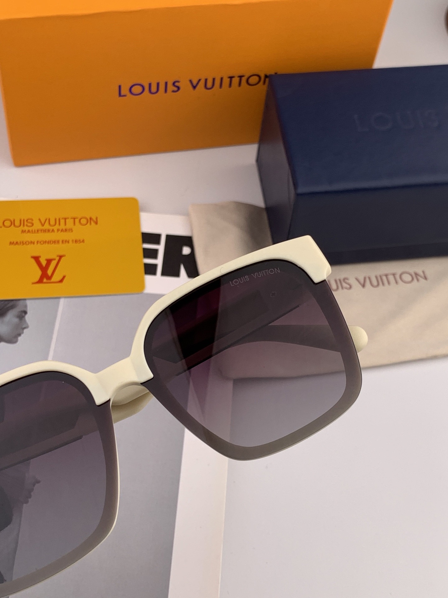 【TR偏光系列】lv大框太阳镜墨镜经典的方框设计，不挑脸型，无论搭配大衣还是连衣裙都非常显气质偏光镜片预