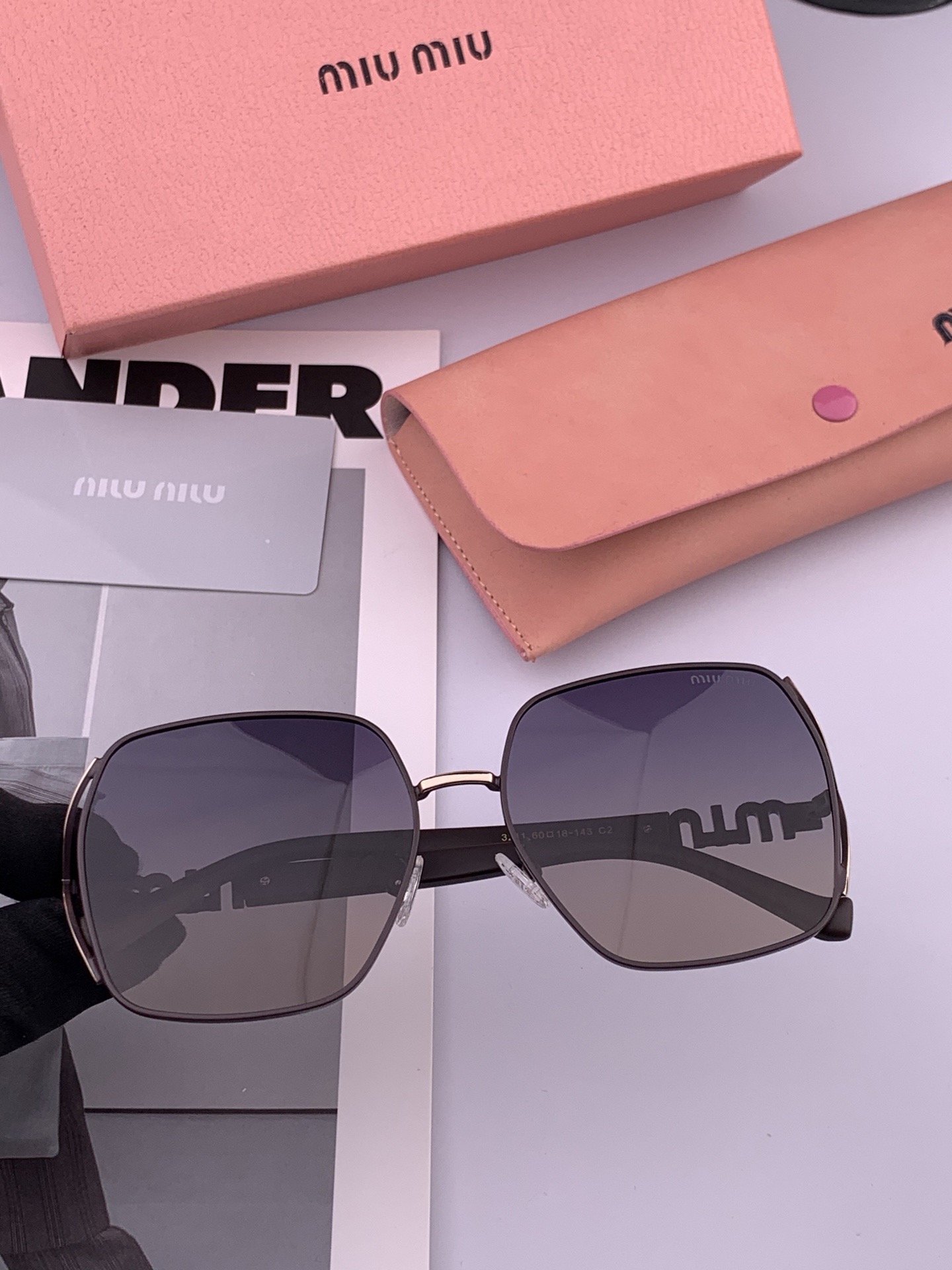 MIUMIU/缪缪🖇🖇2025开春新款🌟闪耀新款璀璨登台 ❤❤太阳镜潮品 精致个性设计简约时尚 专柜品质